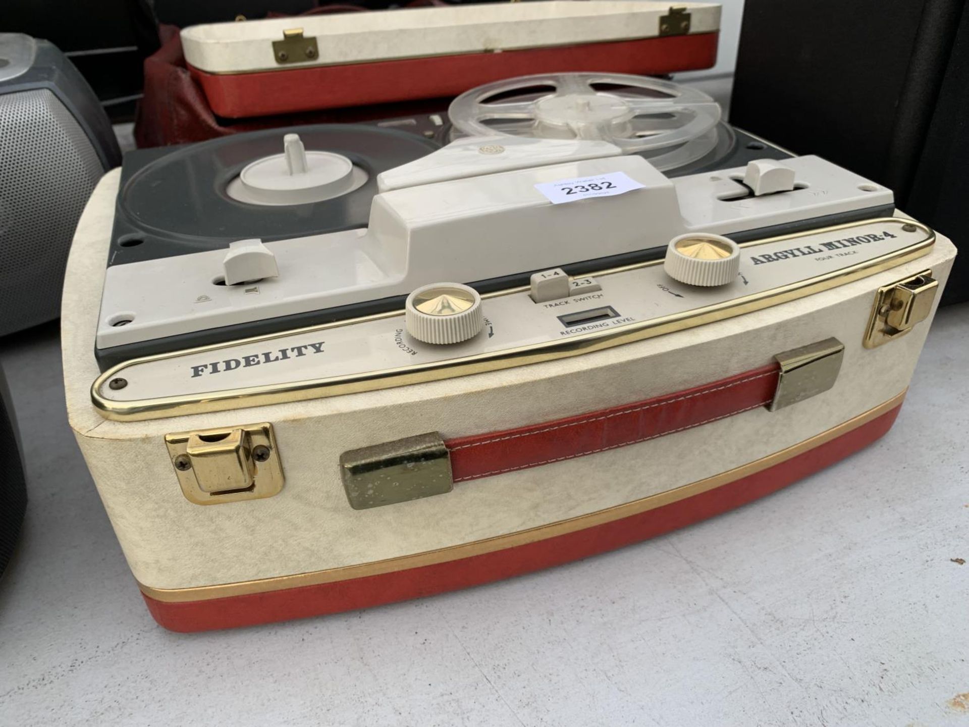 A BSR FIDELITY TAPE TO TAPE PLAYER - Bild 2 aus 4