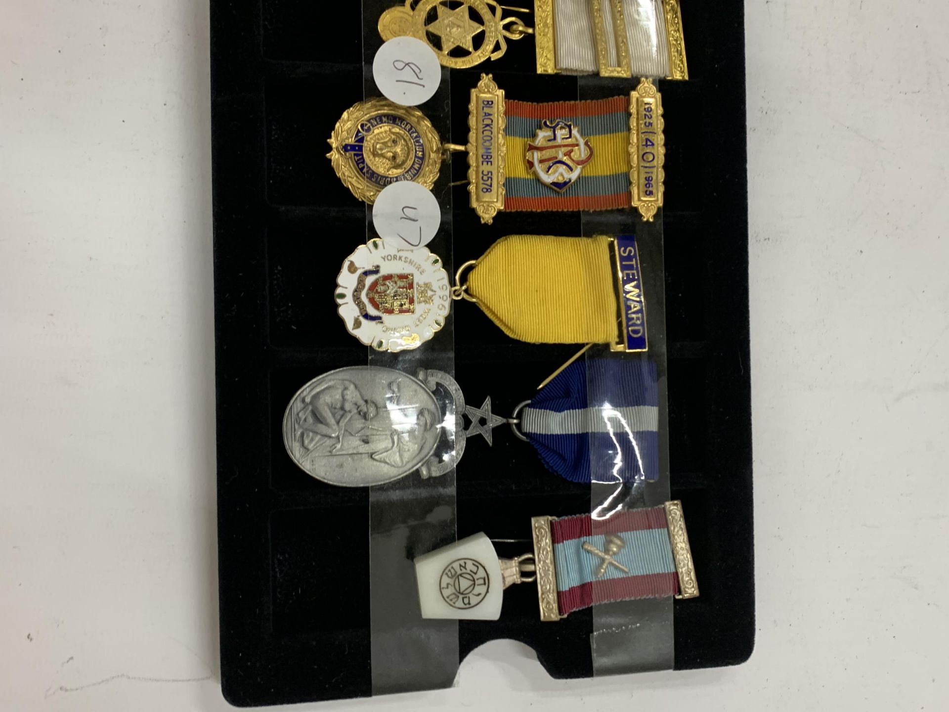 A COLLECTION OF MASONIC MEDALS - 8 IN TOTAL - Bild 5 aus 6