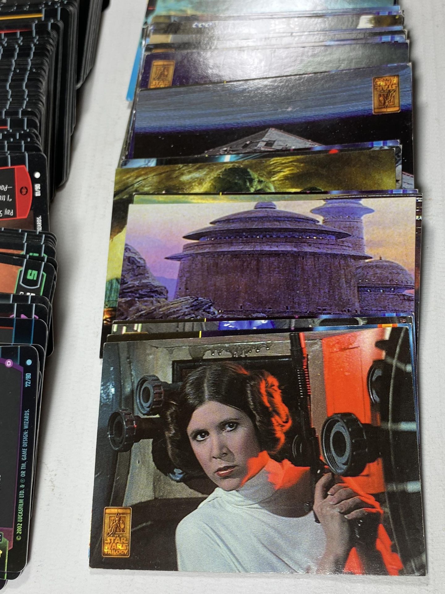 A COLLECTION OF STAR WARS TRADING CARDS TO INCLUDE 150+ STAR WARS INCLUDING HOLO DARTH MAUL AND 39 - Image 3 of 3