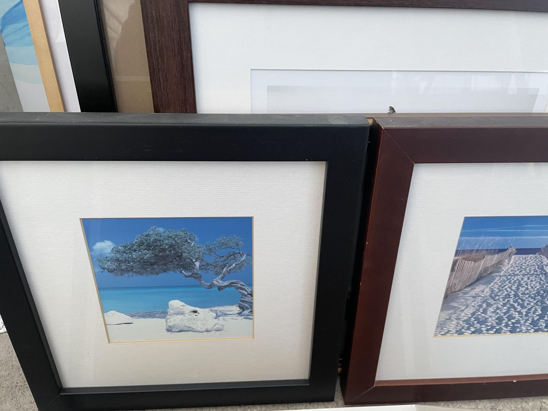 AN ASSORTMENT OF FRAMED PRINTS AND PICTURES - Image 3 of 9