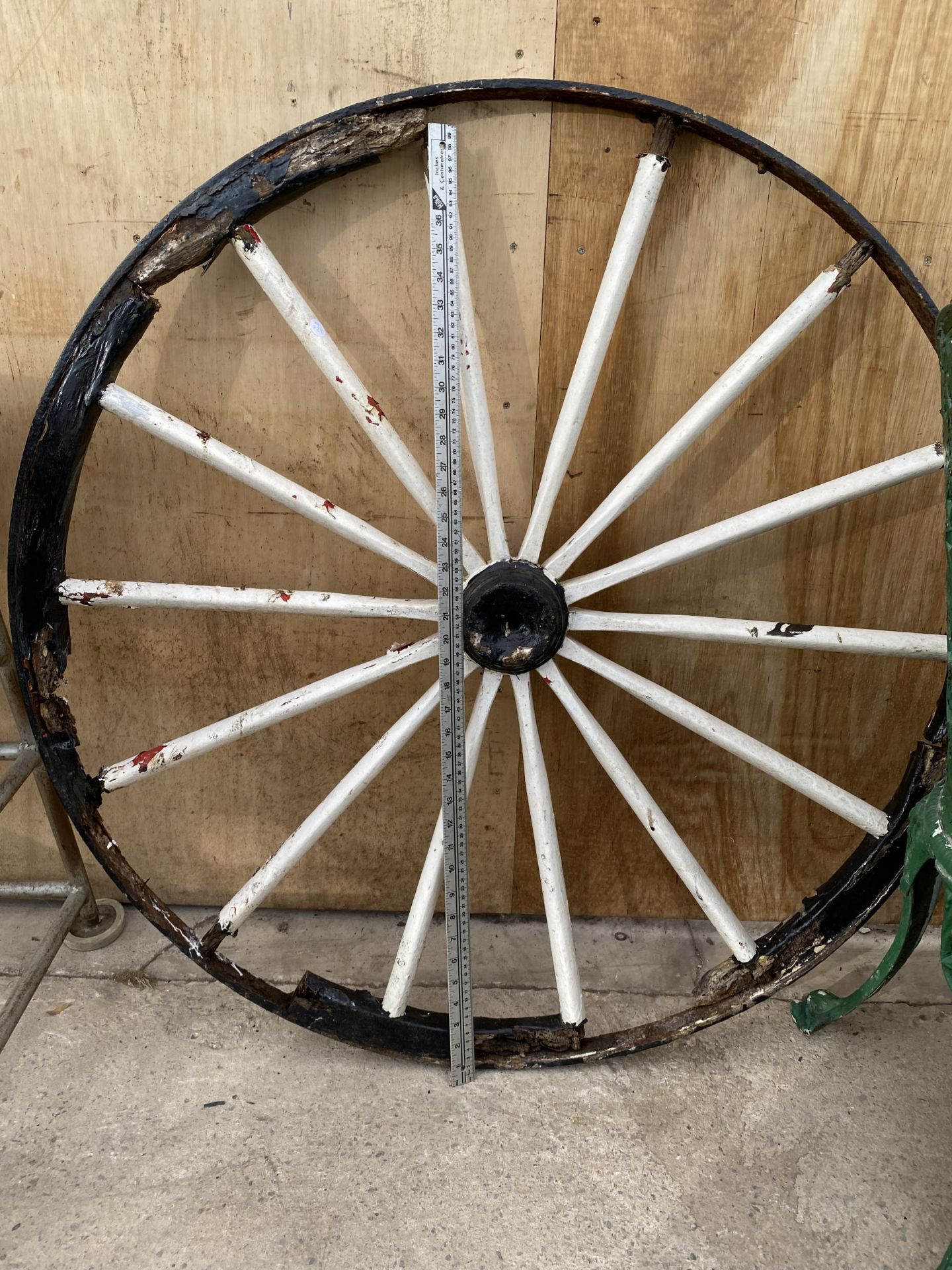 A METAL BANDED CART WHEEL WITH WOODEN SPOKES (D:102CM) - Image 2 of 3