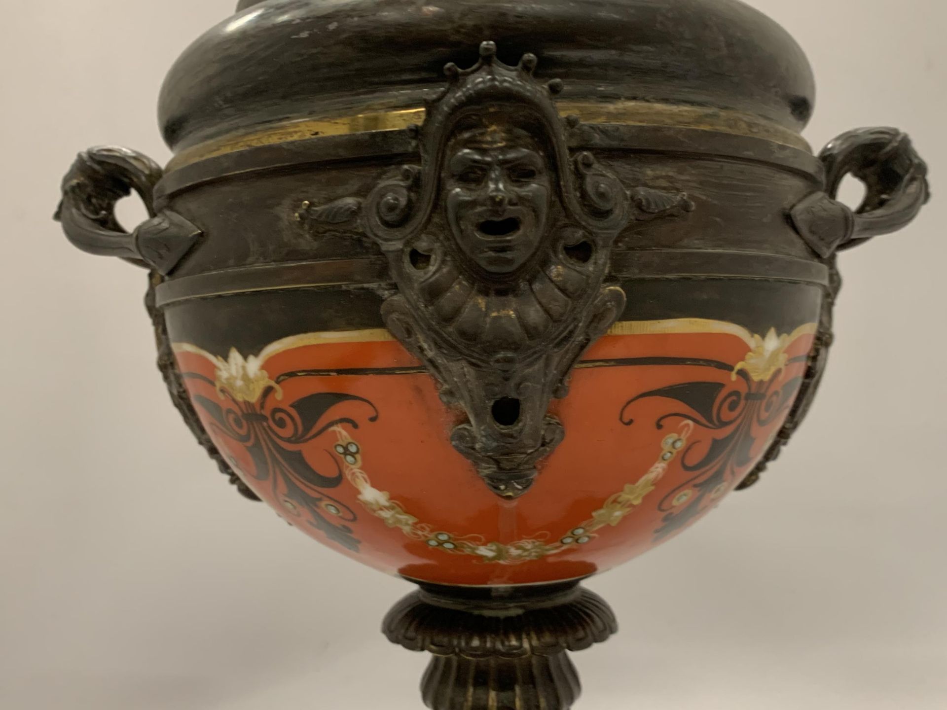 A ORIENTAL BRONZE AND CERAMIC LIDDED POT, HEIGHT 41CM - Image 3 of 10