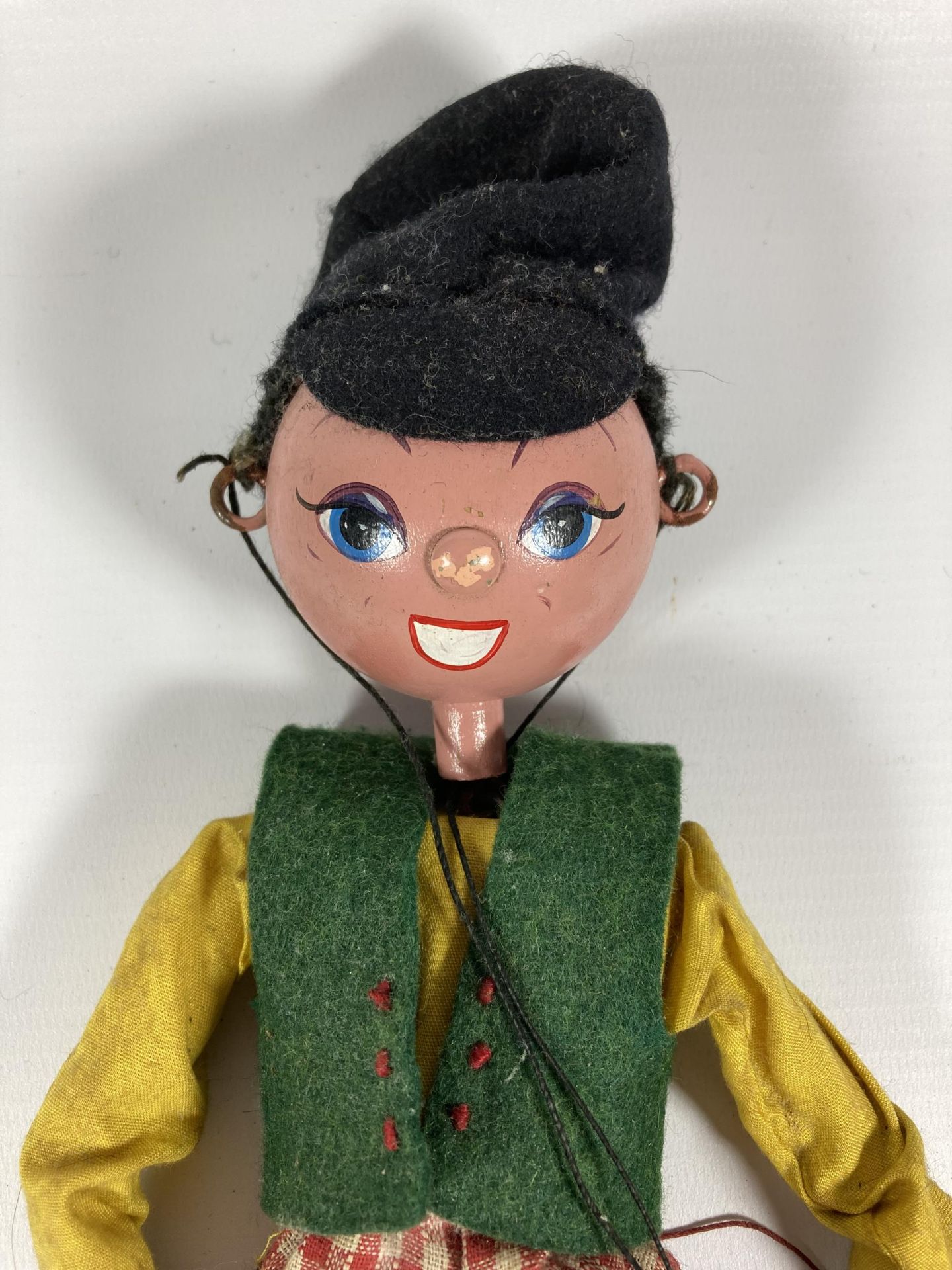 A VINTAGE 1950'S PELHAM PUPPET - DUTCH BOY IN ORIGINAL BOX - Image 2 of 3