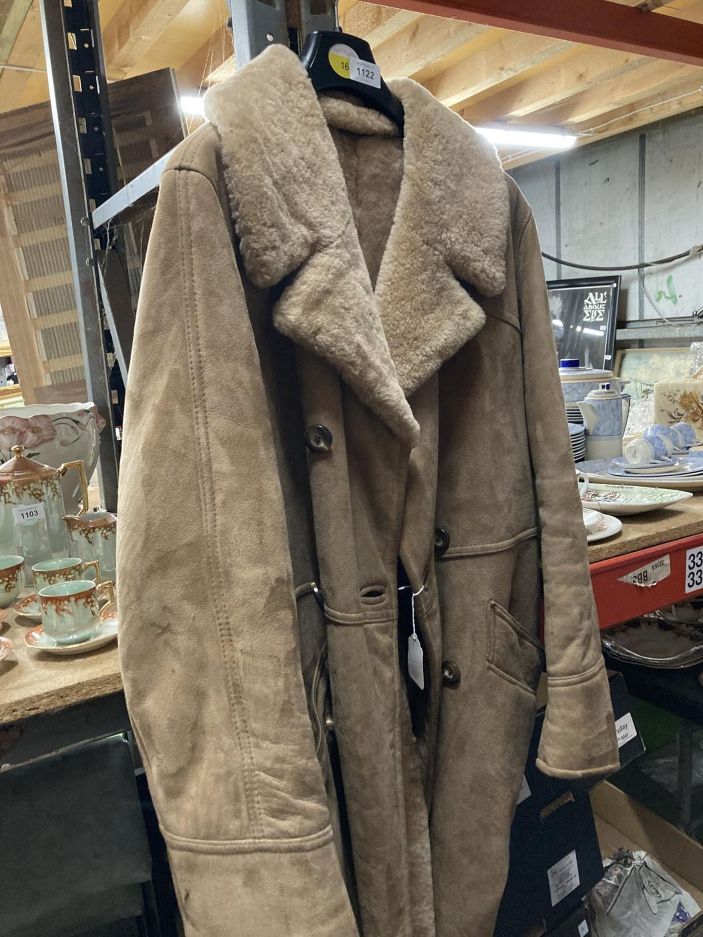 A MORLANDS REAL LAMBSKIN COAT MADE IN ENGLAND - SIZE L/XL