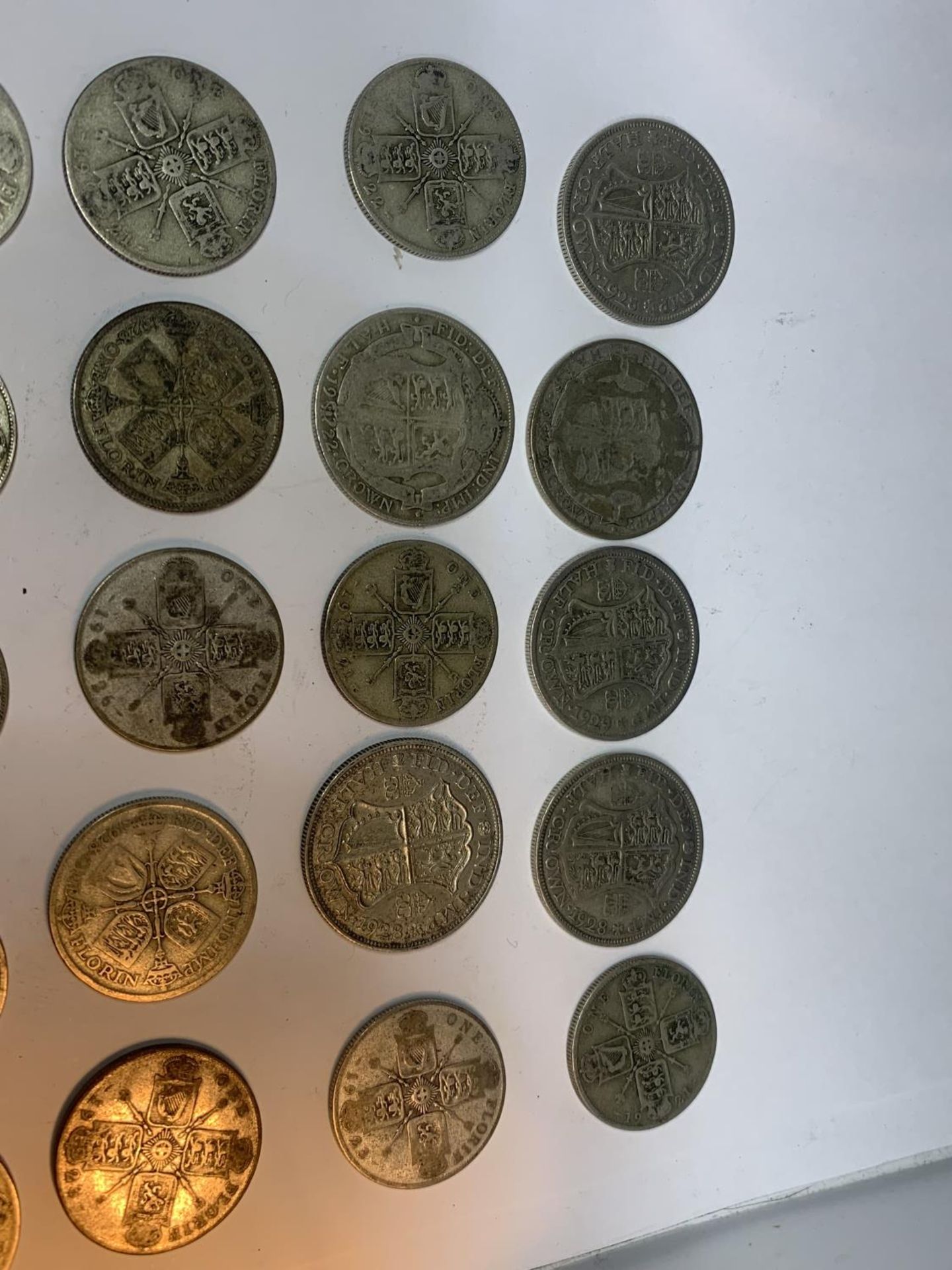 TWENTY SIX SILVER COINS TO INCLUDE CROWNS AND FLORINS - Image 2 of 3