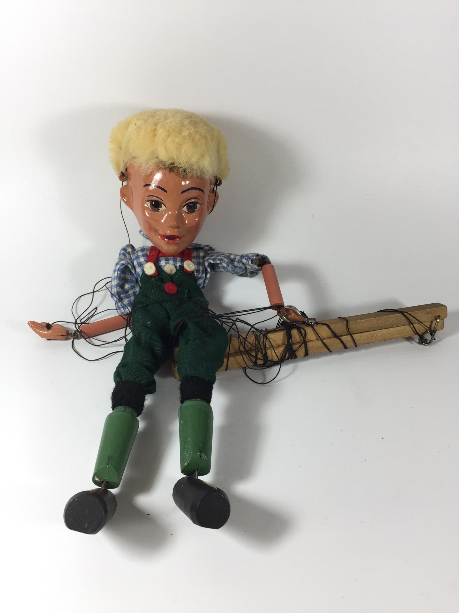 A VINTAGE PELHAM PUPPET - DUTCH BOY IN ORIGINAL BOX