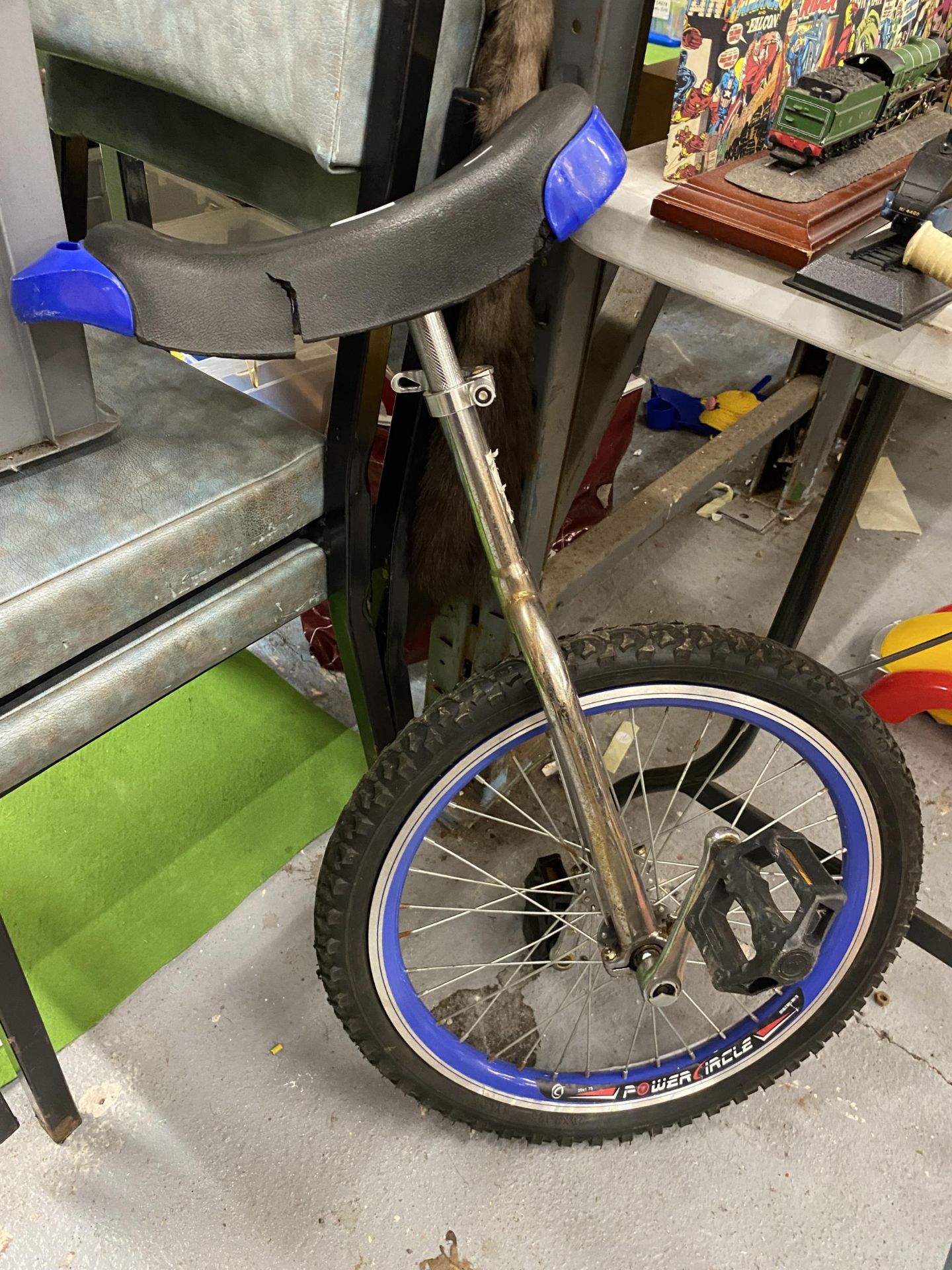 A POWER CIRCLE UNICYCLE