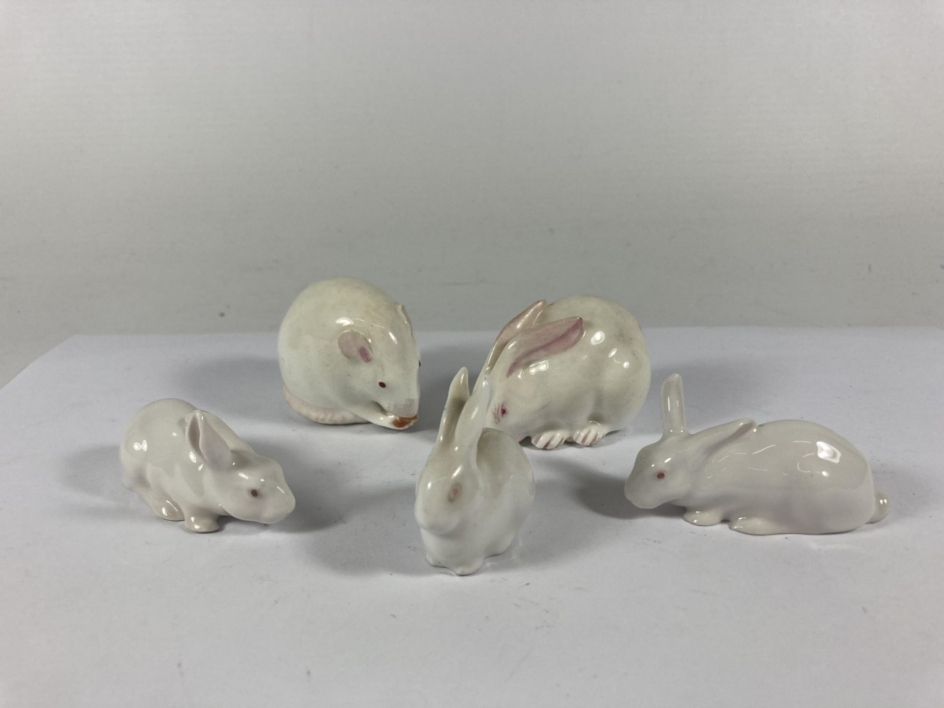 FIVE ITEMS TO INCLUDE A BESWICK WHITE RAT, WHITE RABBIT AND THREE COPENHAGEN RABBITS