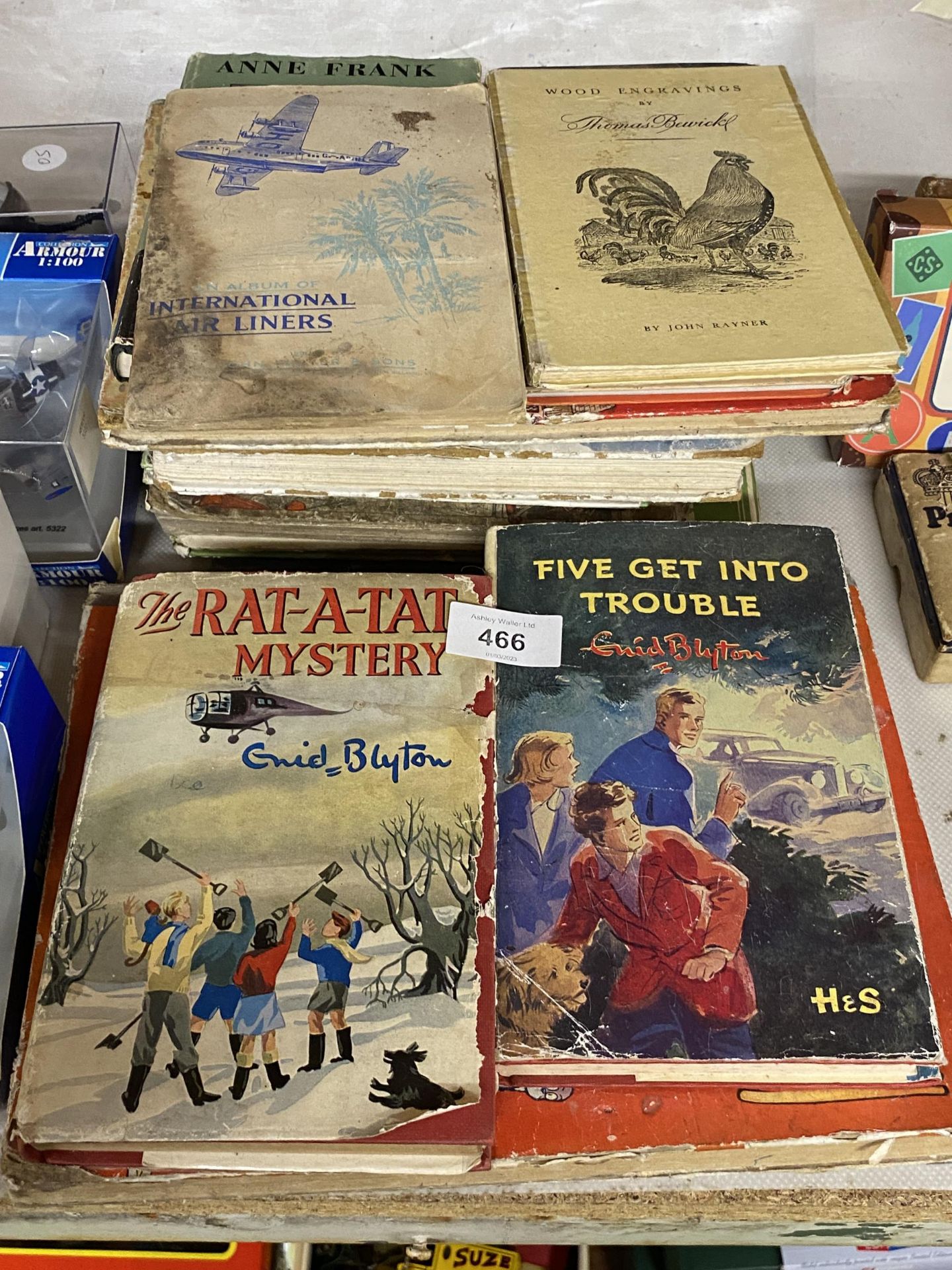 A COLLECTION OF VINTAGE CHILDREN'S BOOKS