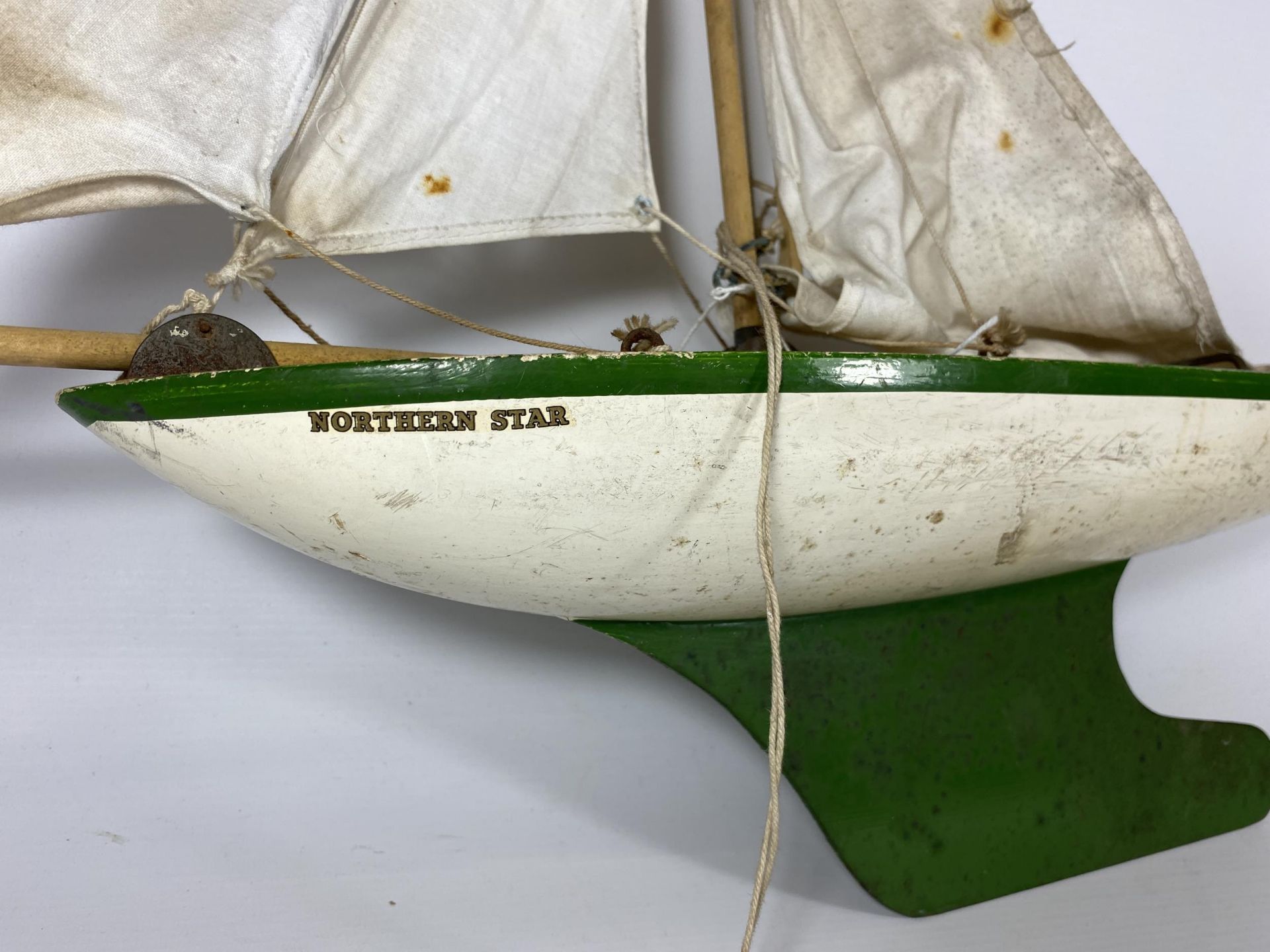 A VINTAGE 'STAR YACHT' SAILING BOAT MODEL - Image 2 of 5