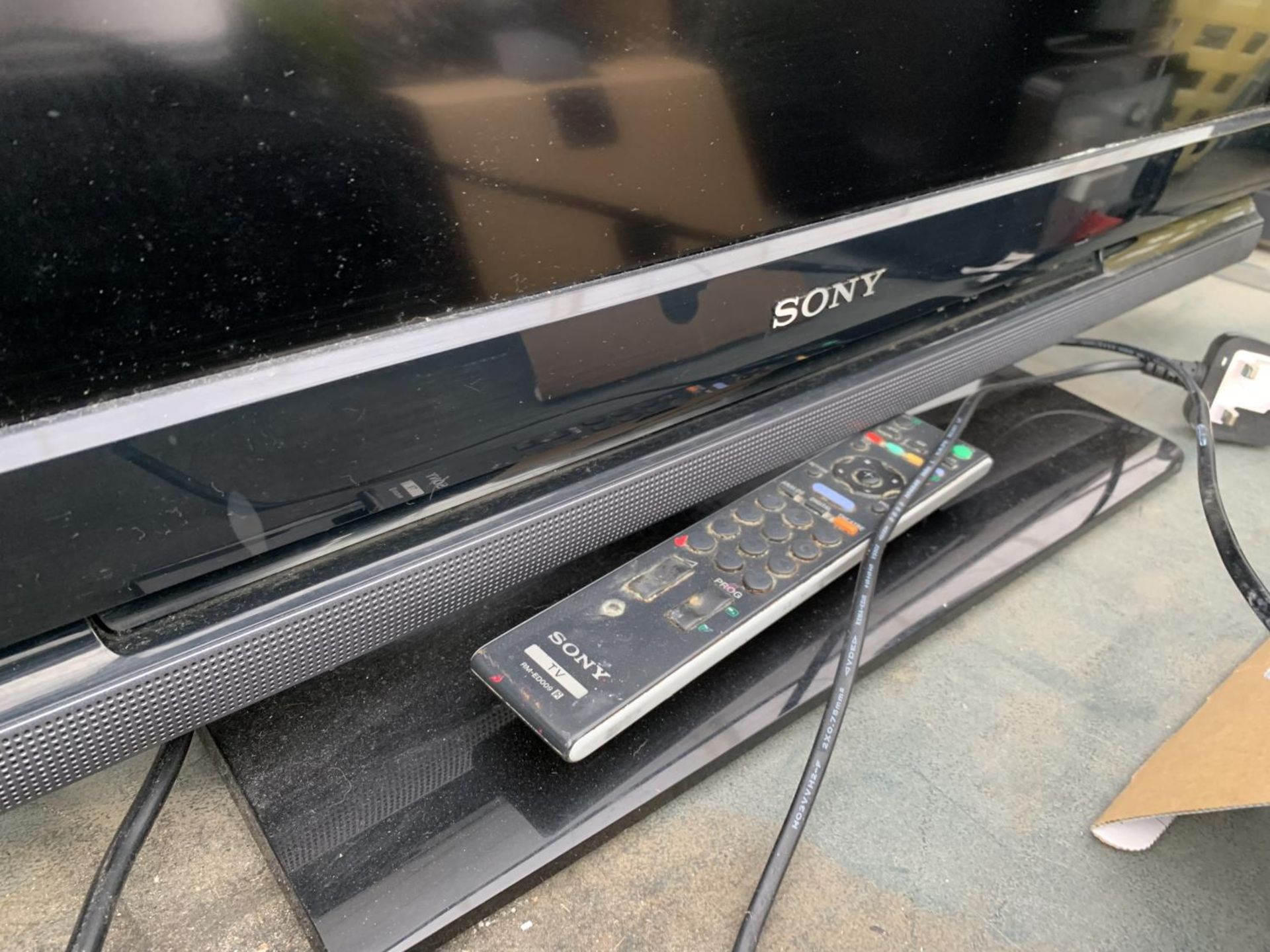 A SONY 32" TELEVISION WITH REMOTE CONTROL - Image 2 of 2