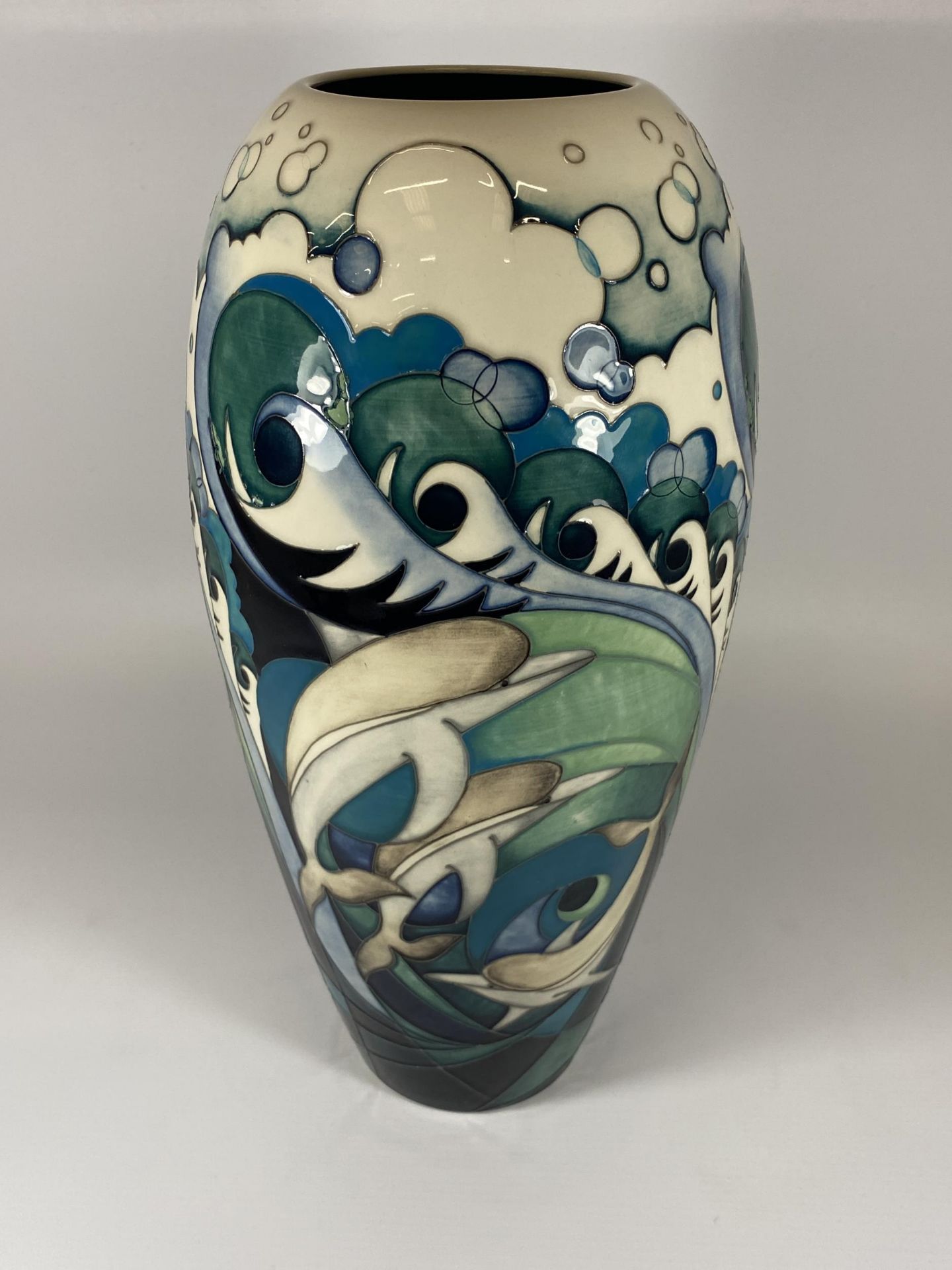 A LARGE MOORCROFT NUMBERED EDITION DOLPHINS PATTERN VASE, NO. 34, HEIGHT 36.5CM - Image 3 of 8