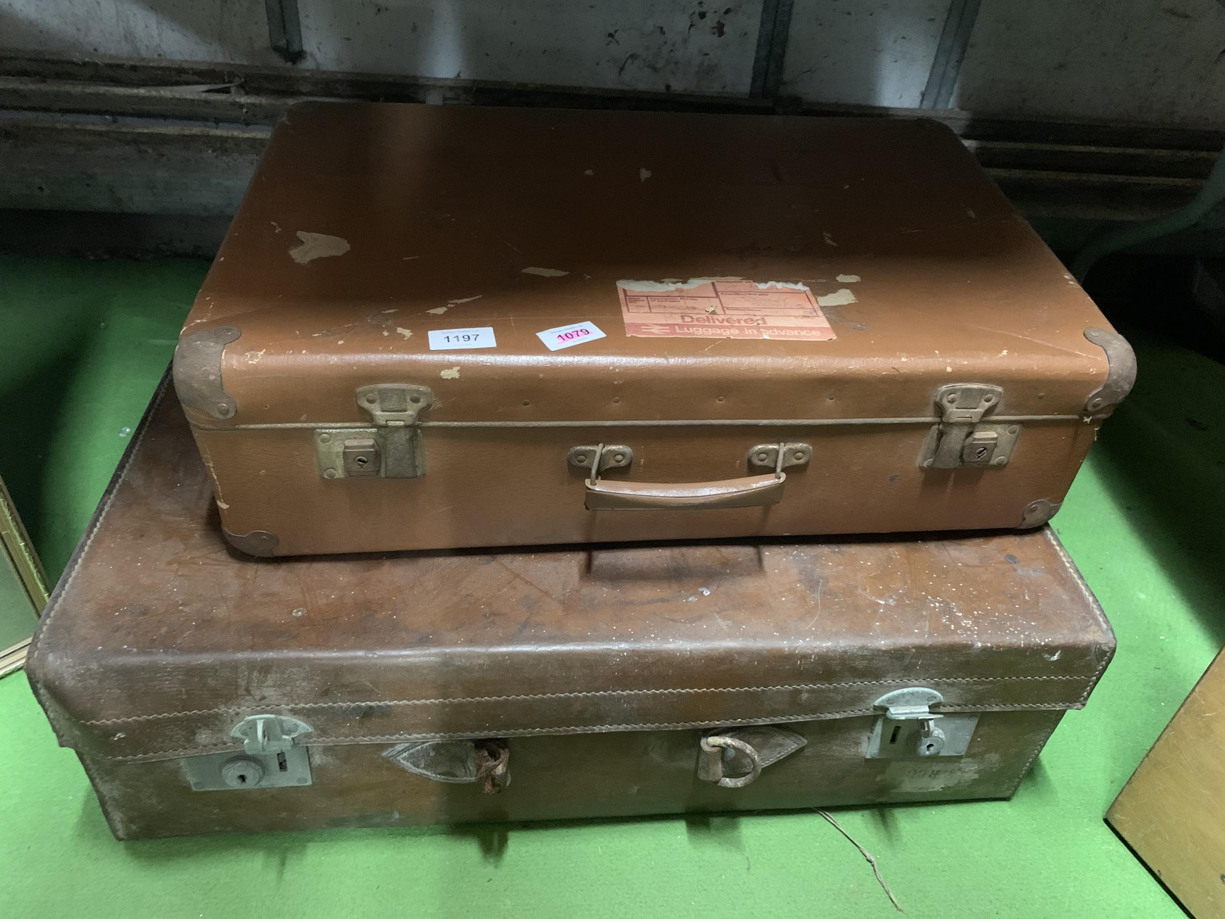 TWO VINTAGE SUITCASES TO INCLUDE A LARGE LEATHER ONE