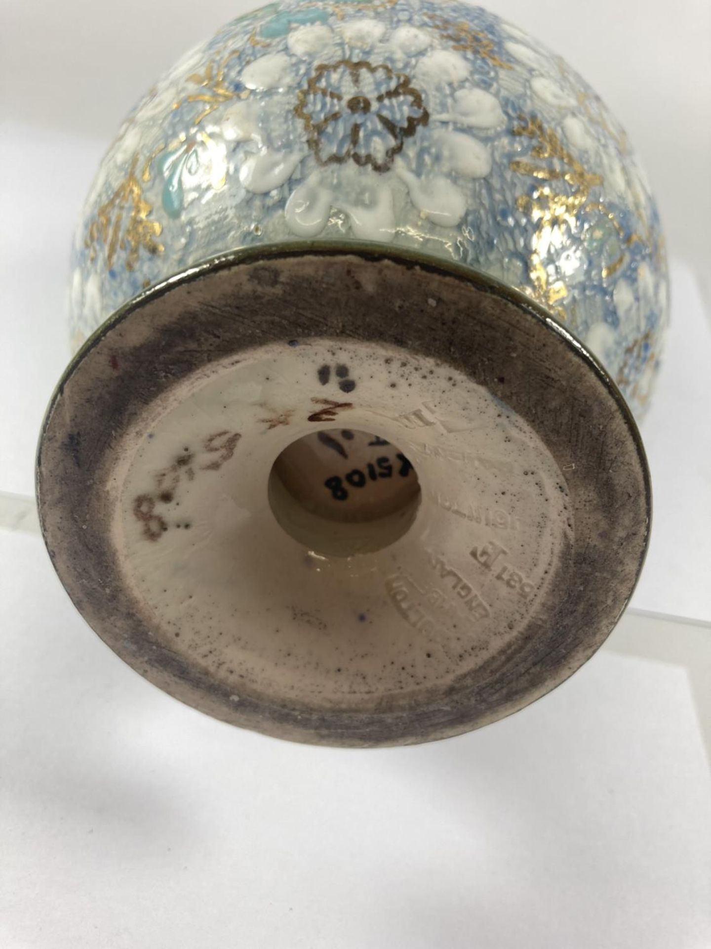 A DOULTON STONEWARE VASE - Image 6 of 6