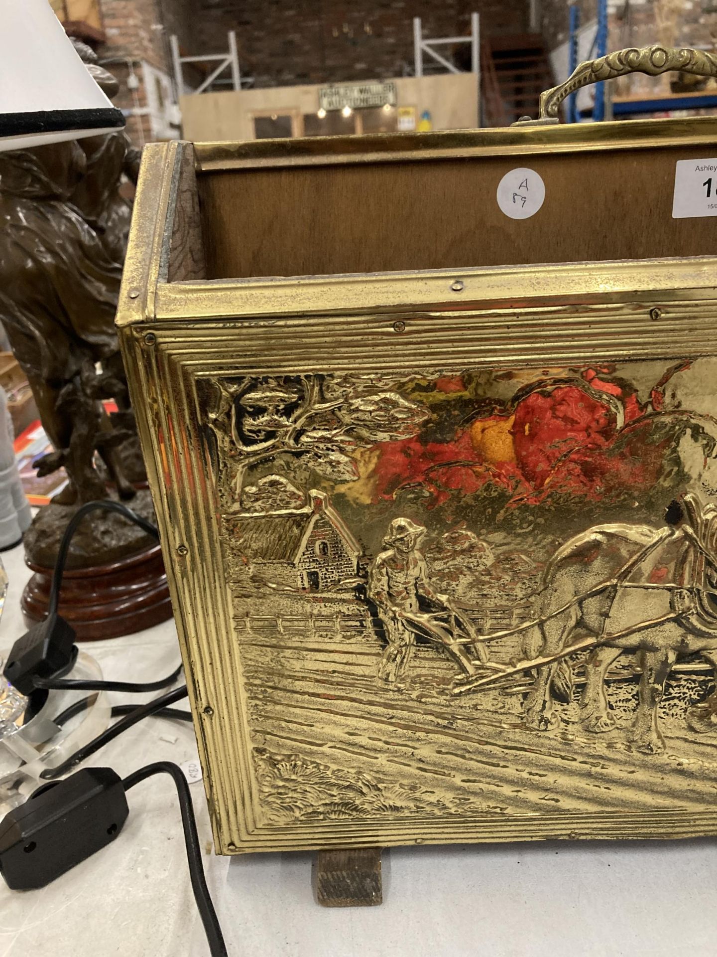 A BRASS MAGAZINE RACK WITH SHIRE HORSE DESIGN - Image 2 of 2