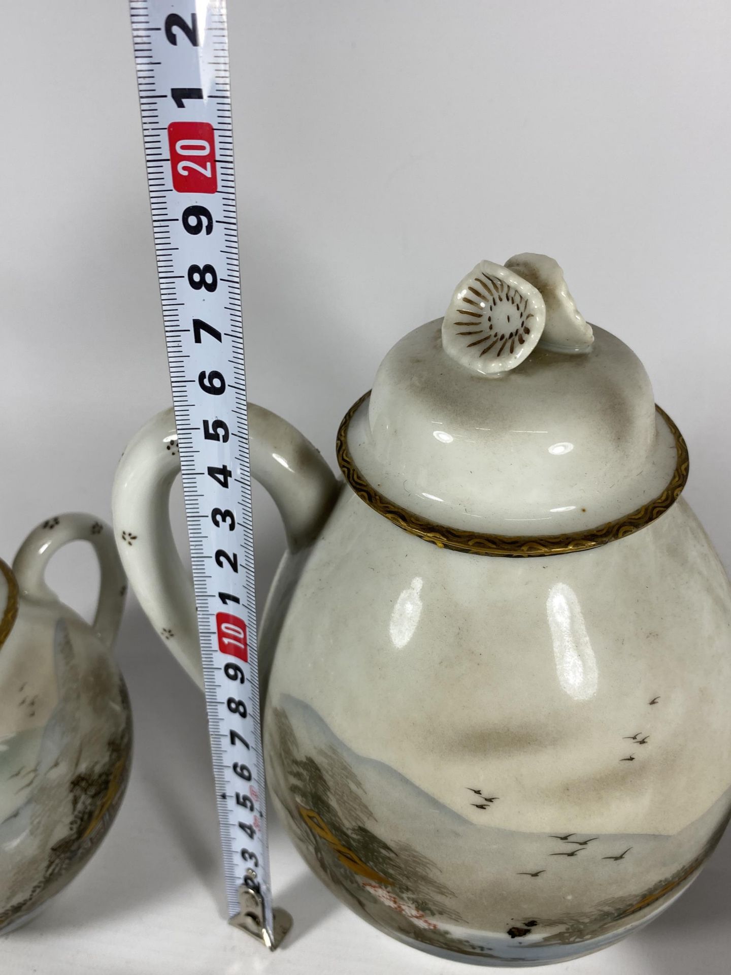 A LARGE CHINESE EGGSHELL PORCELAIN DINNER SERVICE COMPRISING TEAPOT, SUGAR BOWL, CREAM JUG & SIX - Image 7 of 7