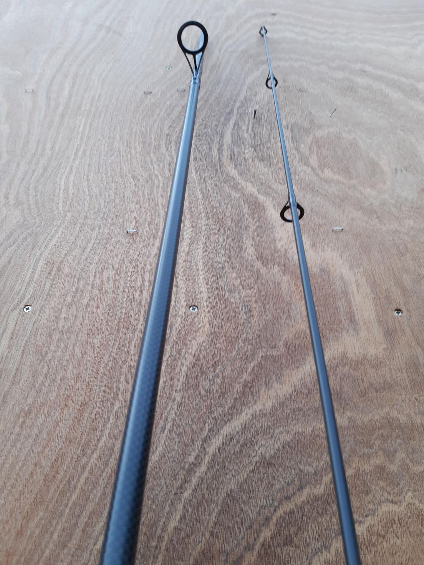 A 12FT 2.75LB GREYS PRODIGY CARP FISHING ROD. VENDOR STATES IT HAS ONLY BEEN USED TWICE - Image 8 of 8