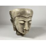 AN UNUSUAL MIDDLE EASTERN HEAD MODEL, HEIGHT 12CM