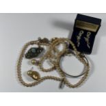 A MIXED LOT OF COSTUME JEWELLERY, PEARL NECKLACE ETC