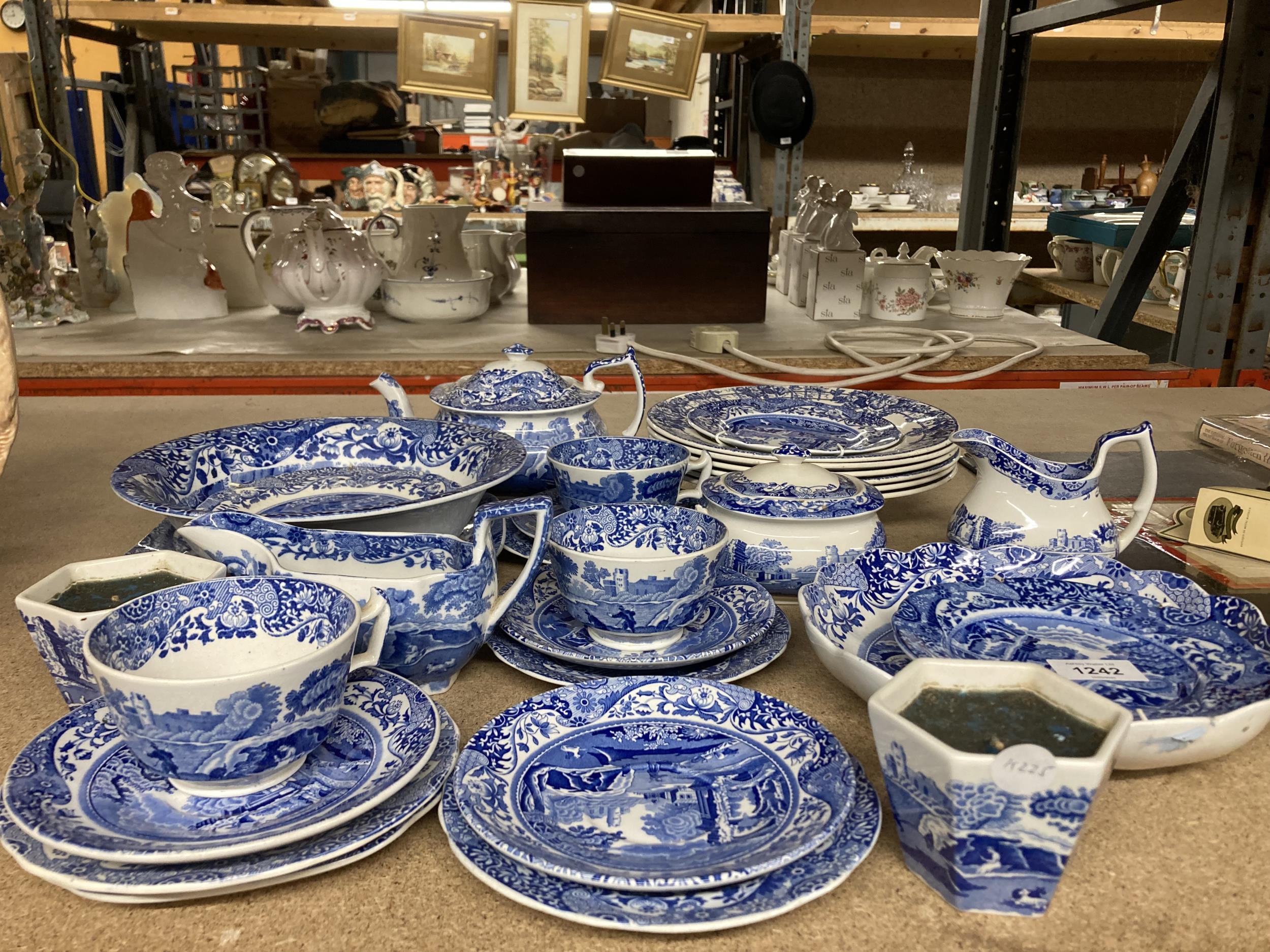 A LARGE QUANTITY OF COPELAND SPODE DINNER WARE IN THE 'ITALIAN' BLUE AND WHITE DESIGN TO INCLUDE