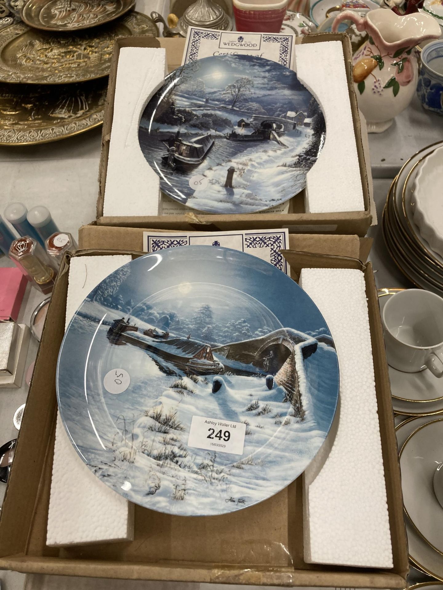 TEN BOXED WEDGWOOD CANAL THEMED PLATES