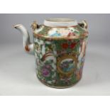 A 19TH CENTURY CHINESE CANTON FAMILLE ROSE MEDALLION TEAPOT, HEIGHT 16CM