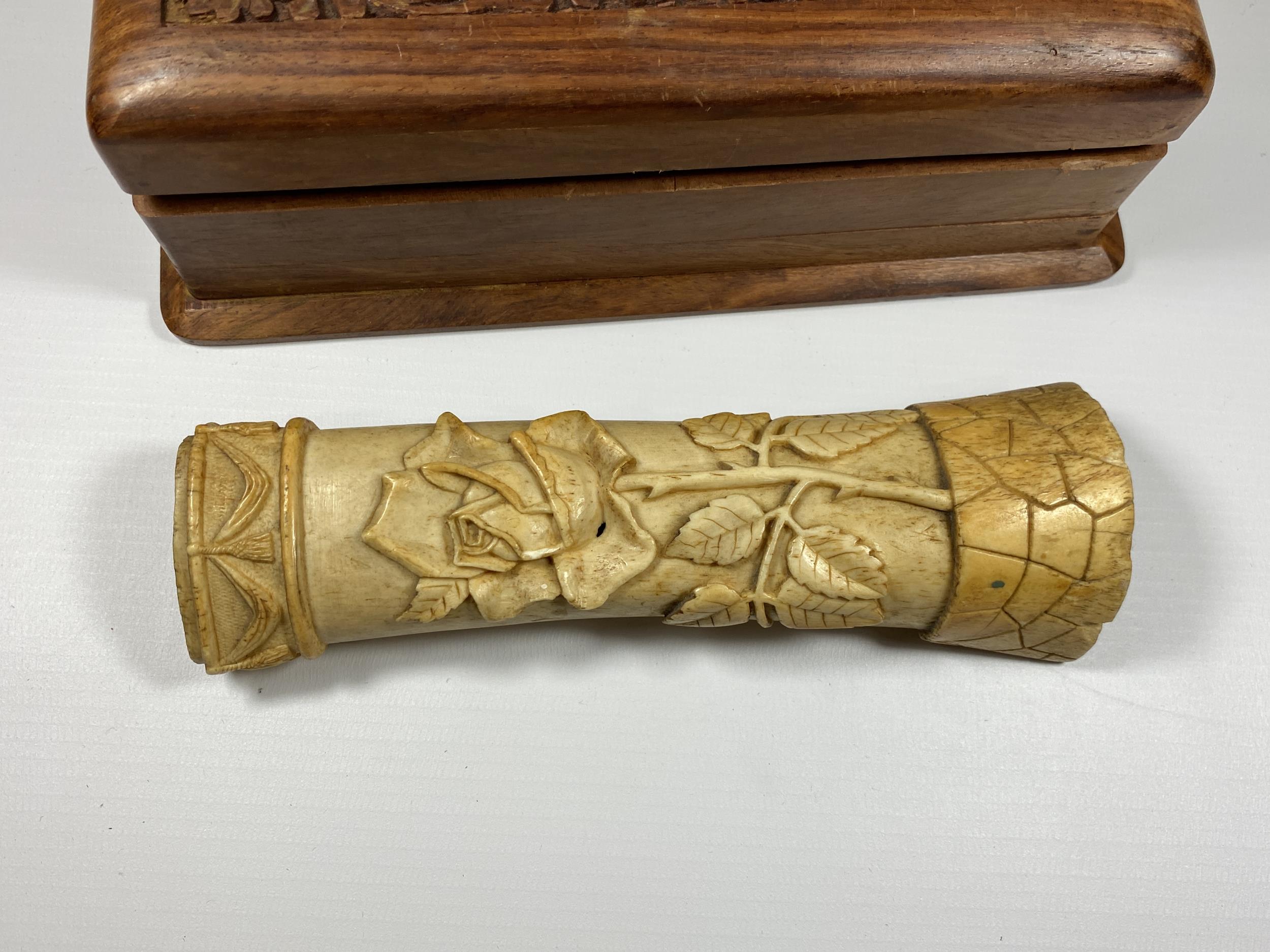 AN ANTIQUE BONE REMEMBRANCE CARVING TOGETHER WITH A CARVED WOODEN BOX - Image 3 of 3