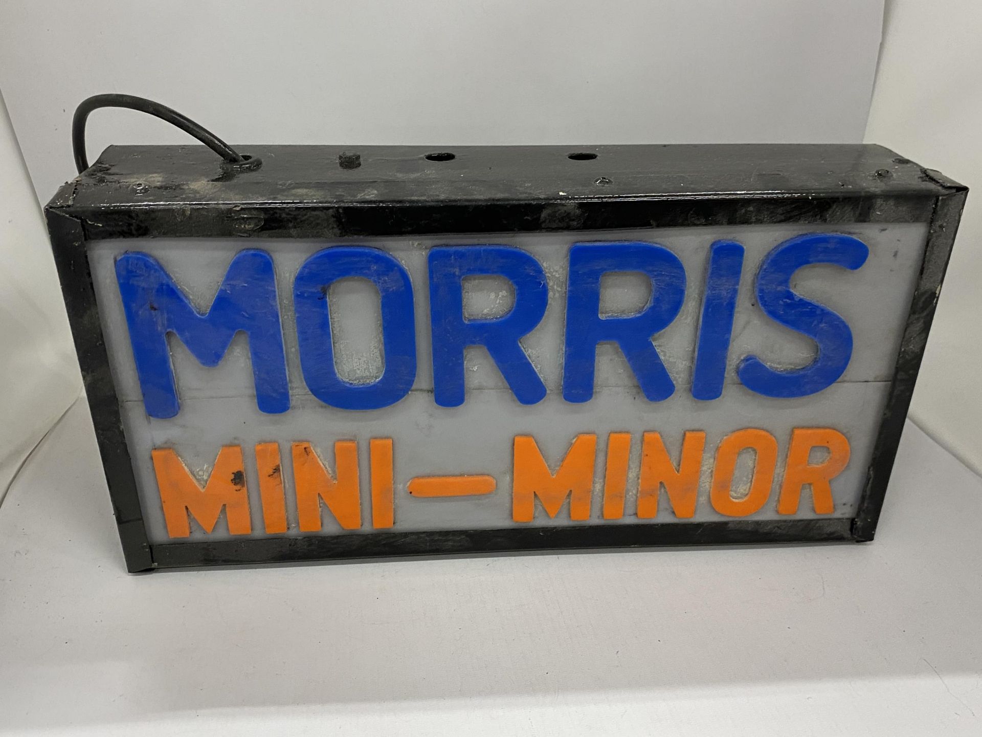 A MORRIS MINI-MINOR ILLUMINATED BOX SIGN, 22 X 44 X 10CM