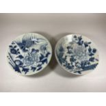 A PAIR OF CHINESE QING 19TH CENTURY BLUE AND WHITE PLATES WITH ROOSTER & FLORAL DESIGN, SEAL MARK TO