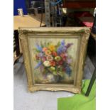 A FLORAL STILL LIFE OIL ON CANVAS IN ORNATE FRAME SIGNED BY THE ARTIST