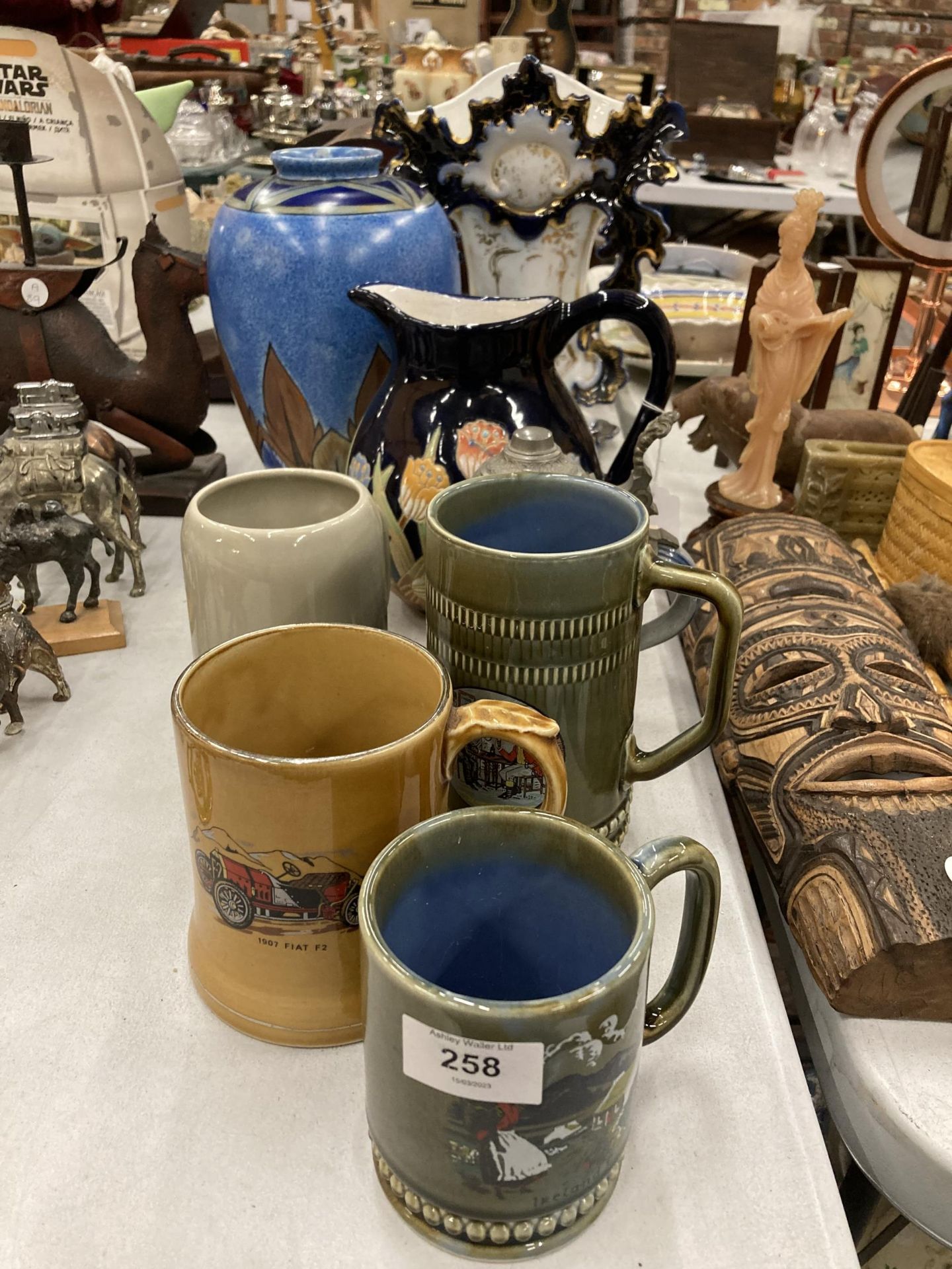 A QUANTITY OF CERAMICS TO INCLUDE VASES, JUGS, TANKARDS, ETC