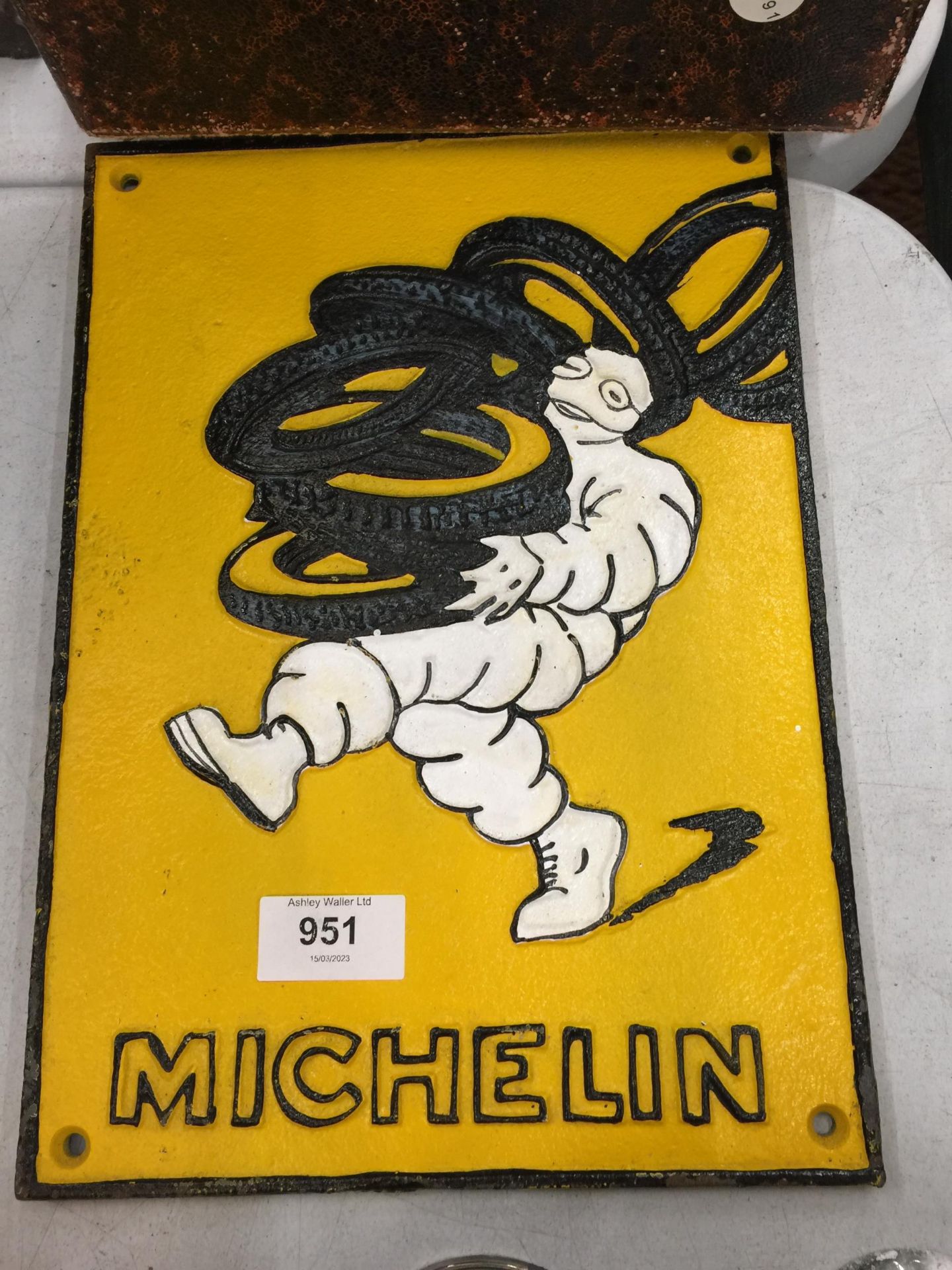 A MICHELLIN MAN CAST SIGN - Image 2 of 2