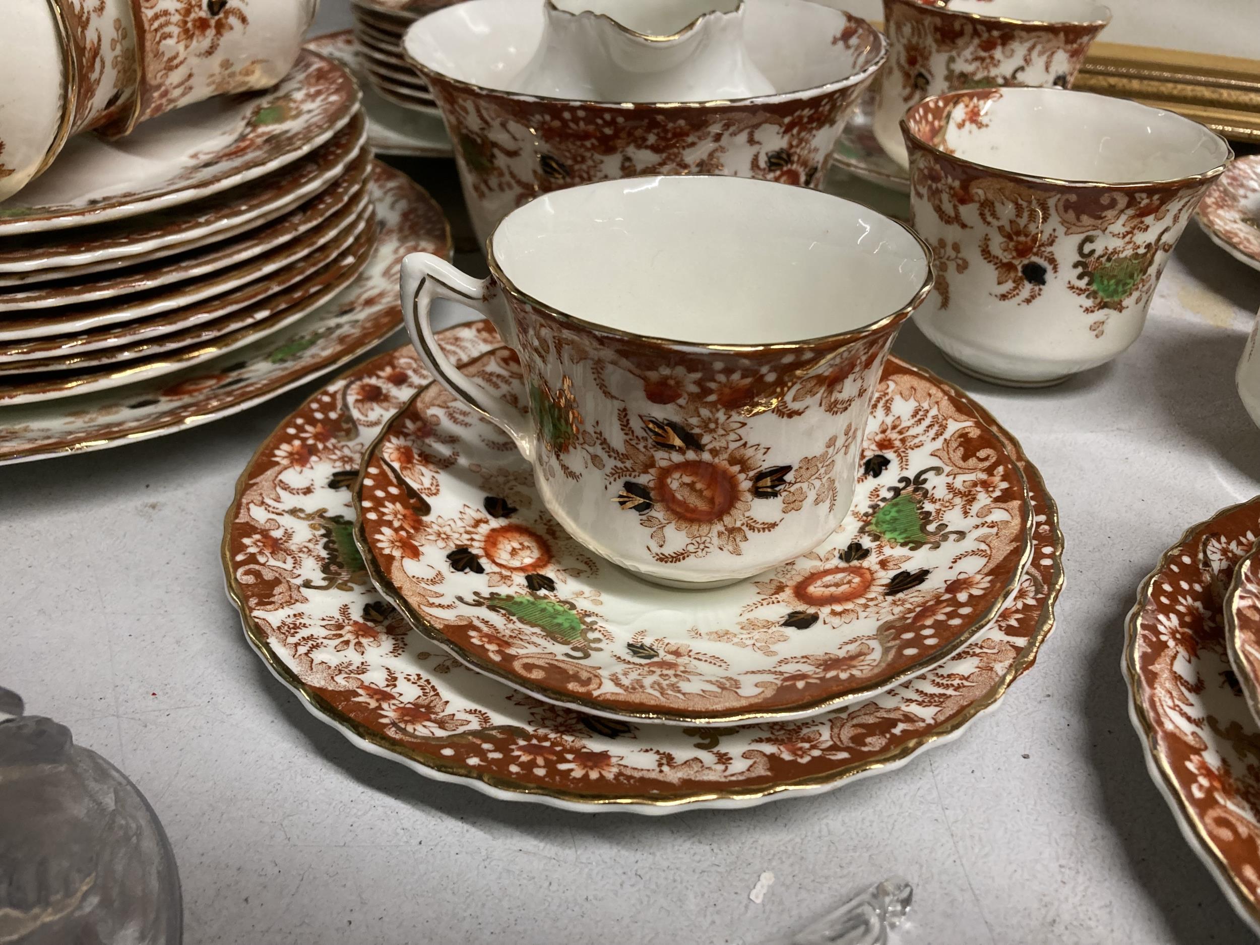 A QUANTITY OF VINTAGE 'DUKE' TEAWARE TO INCLUDE CAKE PLATES, CUPS, SAUCERS, A SUGAR BASIN AND - Image 2 of 3