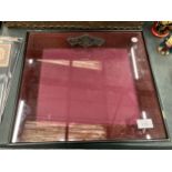 AN ORIENTAL TABLE TOP DISPLAY CASE