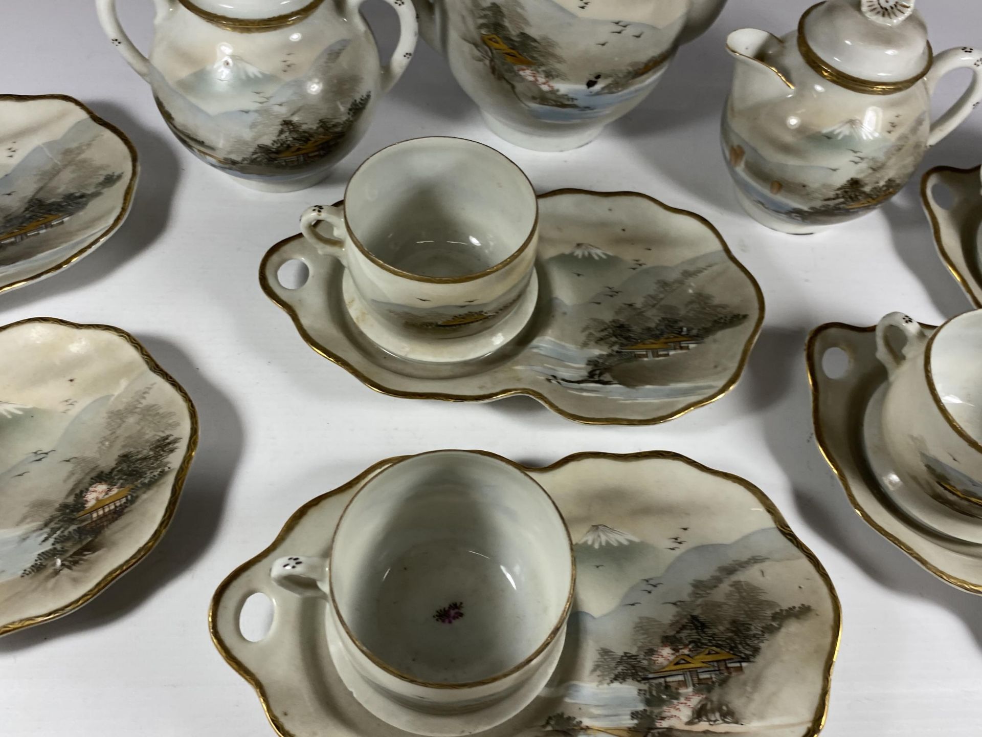 A LARGE CHINESE EGGSHELL PORCELAIN DINNER SERVICE COMPRISING TEAPOT, SUGAR BOWL, CREAM JUG & SIX - Image 4 of 7