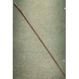 A HALLMARKED SILVER BARKER, LONDON, HORSE & CARRIAGE STICK, LENGTH 134CM
