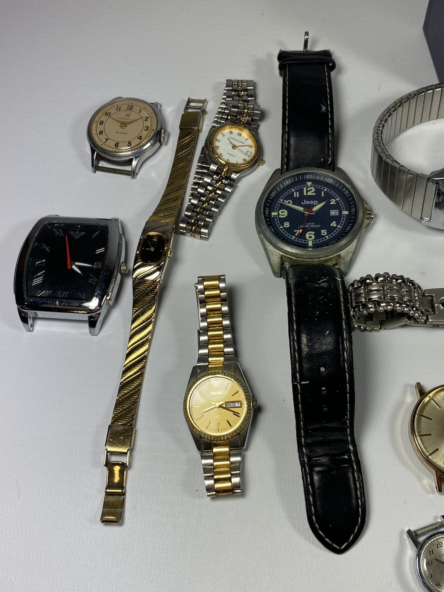 A MIXED LOT OF VINTAGE WATCHES TO INCLUDE GUCCI, SEIKO, SEKONDA ETC - Image 2 of 4
