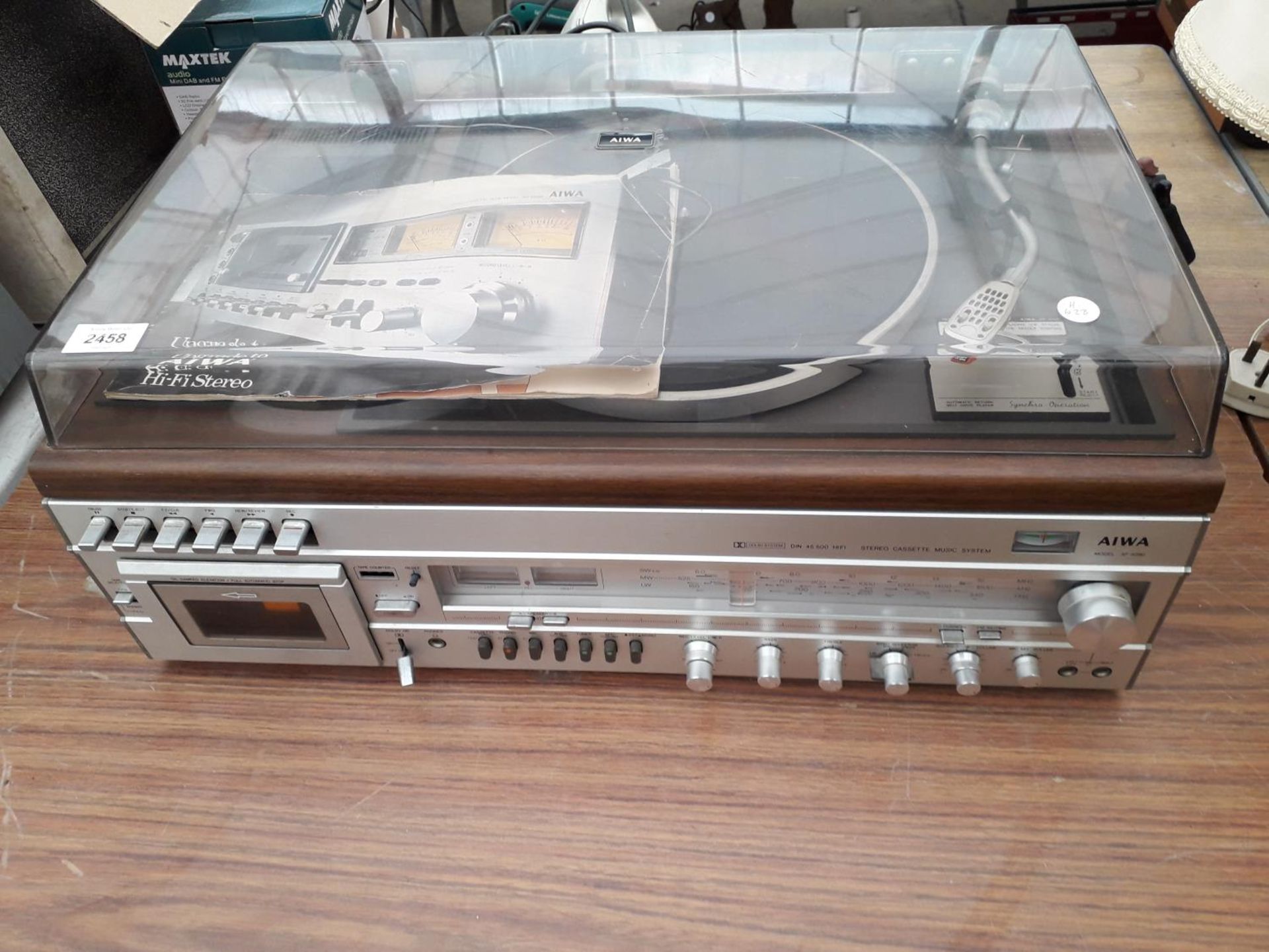 AN AIWA MODEL AF-5090 STEREO CASSETTE MUSIC SYSTEM