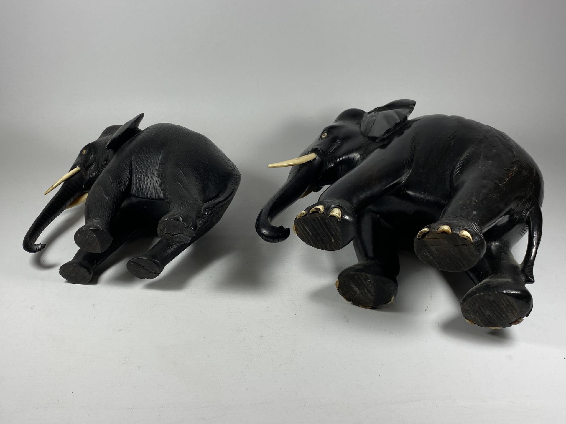 TWO LARGE ANTIQUE EBONY ELEPHANTS, HEIGHT 26CM - Image 3 of 4