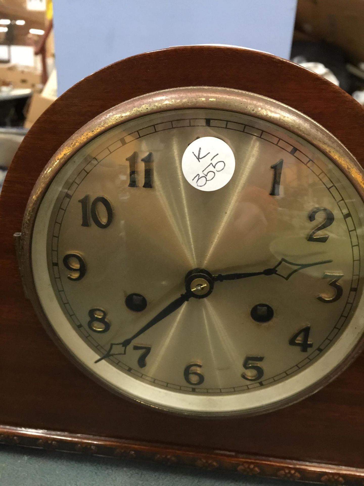 A NELSONS HAT STYLE MAHOGANY MANTLE CLOCK - Image 2 of 2