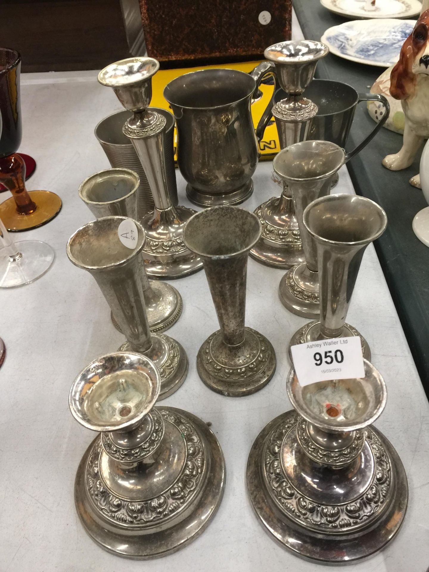 VARKIOIUS WHITE METAL AND SILVER PLATED ITEMS TO INCLUDE CANDLESTICKS, VASES, TANKARDS ETC