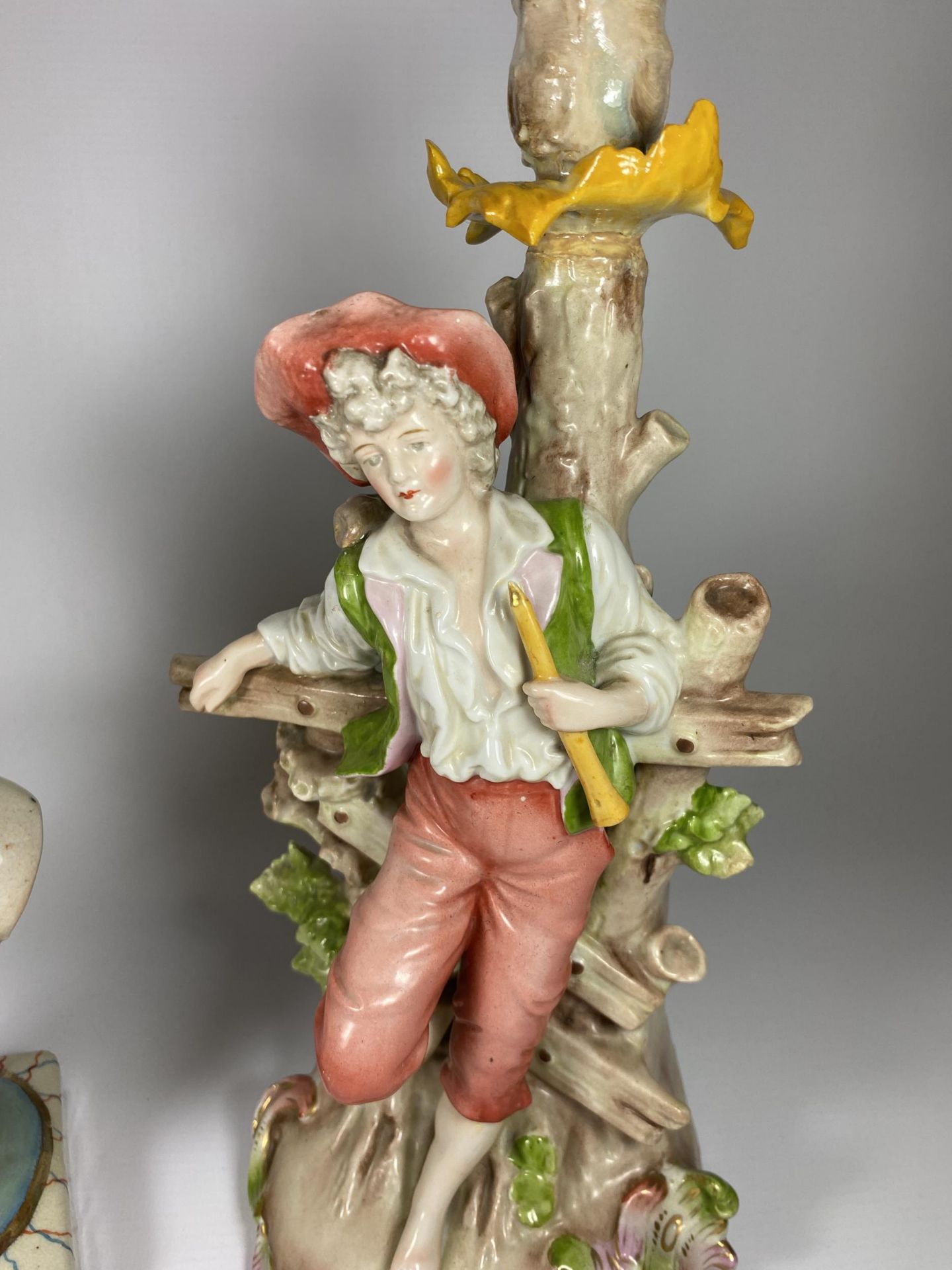 TWO ITEMS TO INCLUDE A STAFFORDSHIRE TYPE FIGURE AND CONTINENTAL PORCELAIN BOY TABLE LAMP, CROSS - Image 2 of 4