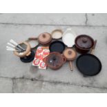 AN ASSORTMENT OF ITEMS TO INCLUDE CAST IRON PANS AND A FONDUE SET ETC