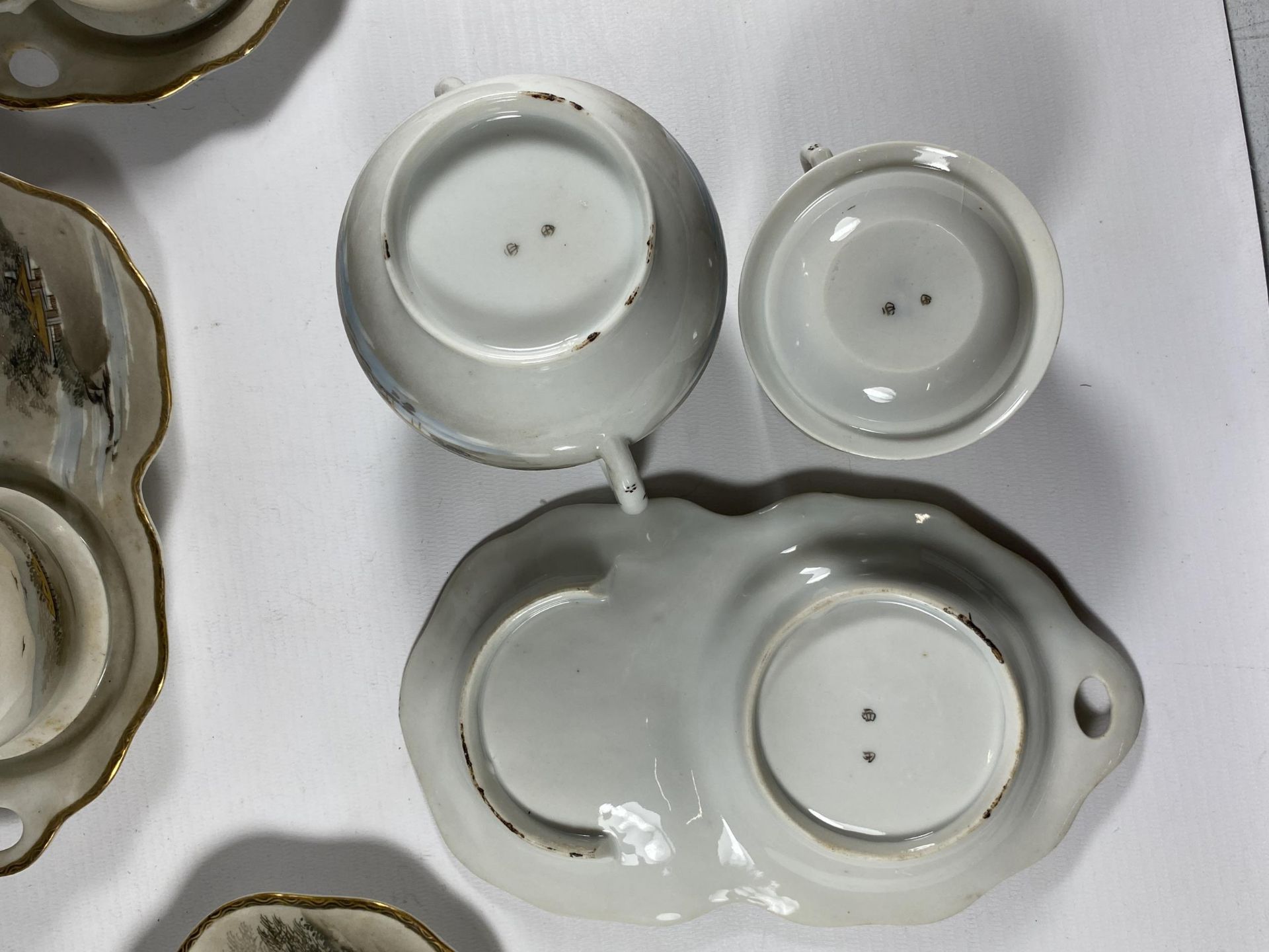 A LARGE CHINESE EGGSHELL PORCELAIN DINNER SERVICE COMPRISING TEAPOT, SUGAR BOWL, CREAM JUG & SIX - Image 6 of 7
