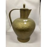 A LARGE BRASS LIDDED JUG HEIGHT APPROX 37CM