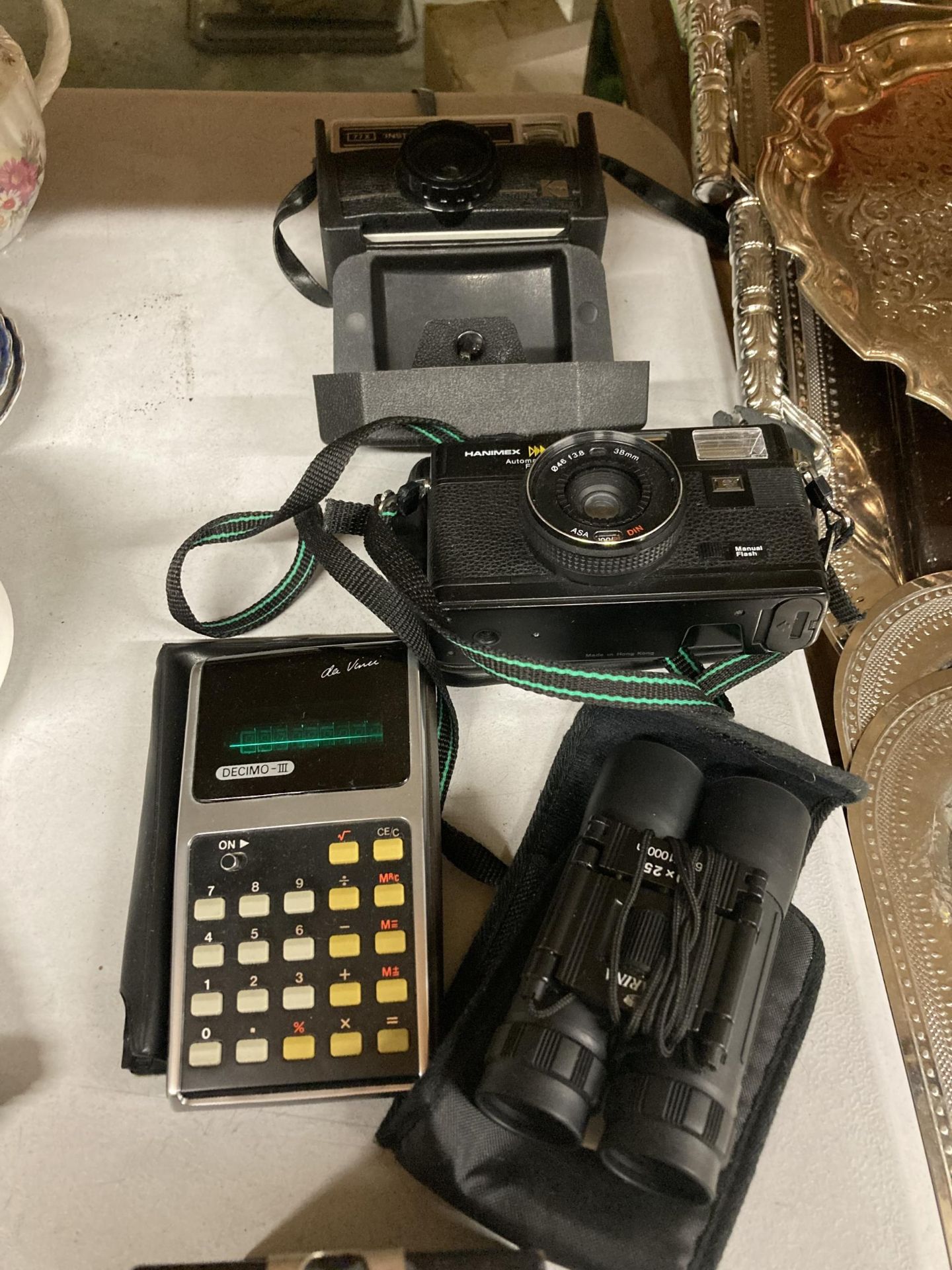 THREE VINTAGE CAMERAS, A PAIR OF BINOCULARS AND A CALCULATOR - Image 2 of 4