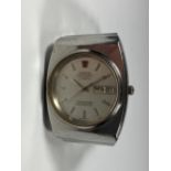 A VINTAGE OMEGA ELECTRONIC SEAMASTER CHRONOMETER DAY DATE WATCH