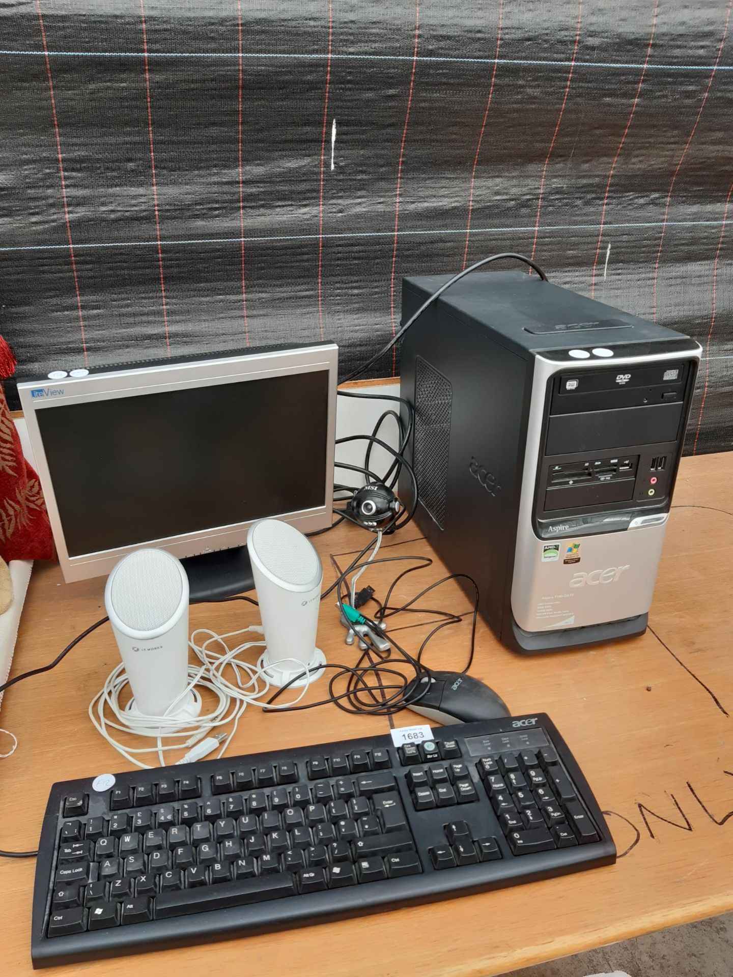 AN ASSORTMENT OF ITEMS TO INCLUDE A COMPUTER TOWER, KEYBOARD AND MONITOR ETC