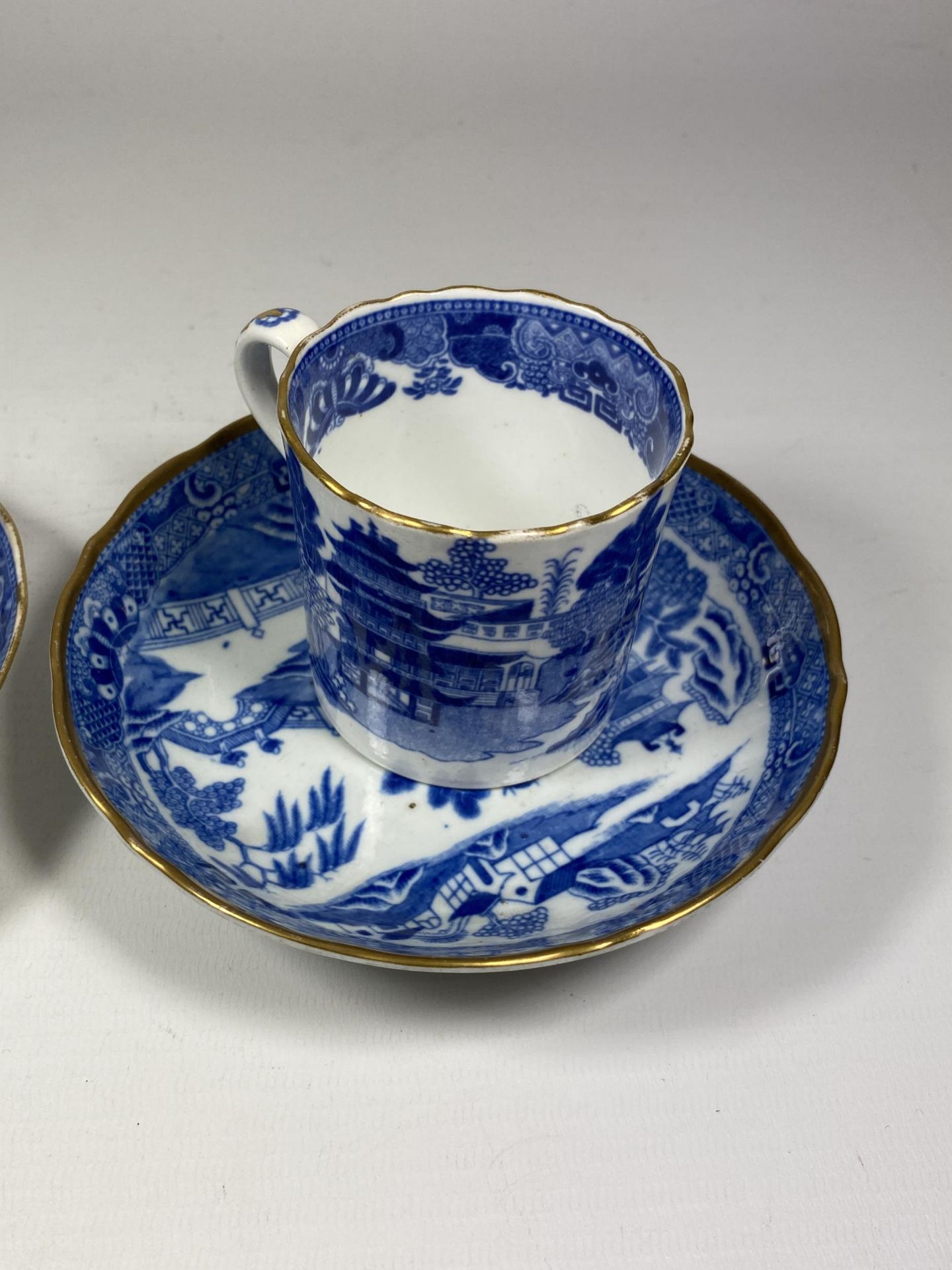 TWO CHINESE QING EXPORT BLUE AND WHITE PORCELAIN CUPS & SAUCERS, CUP HEIGHT 6.5CM - Image 3 of 6
