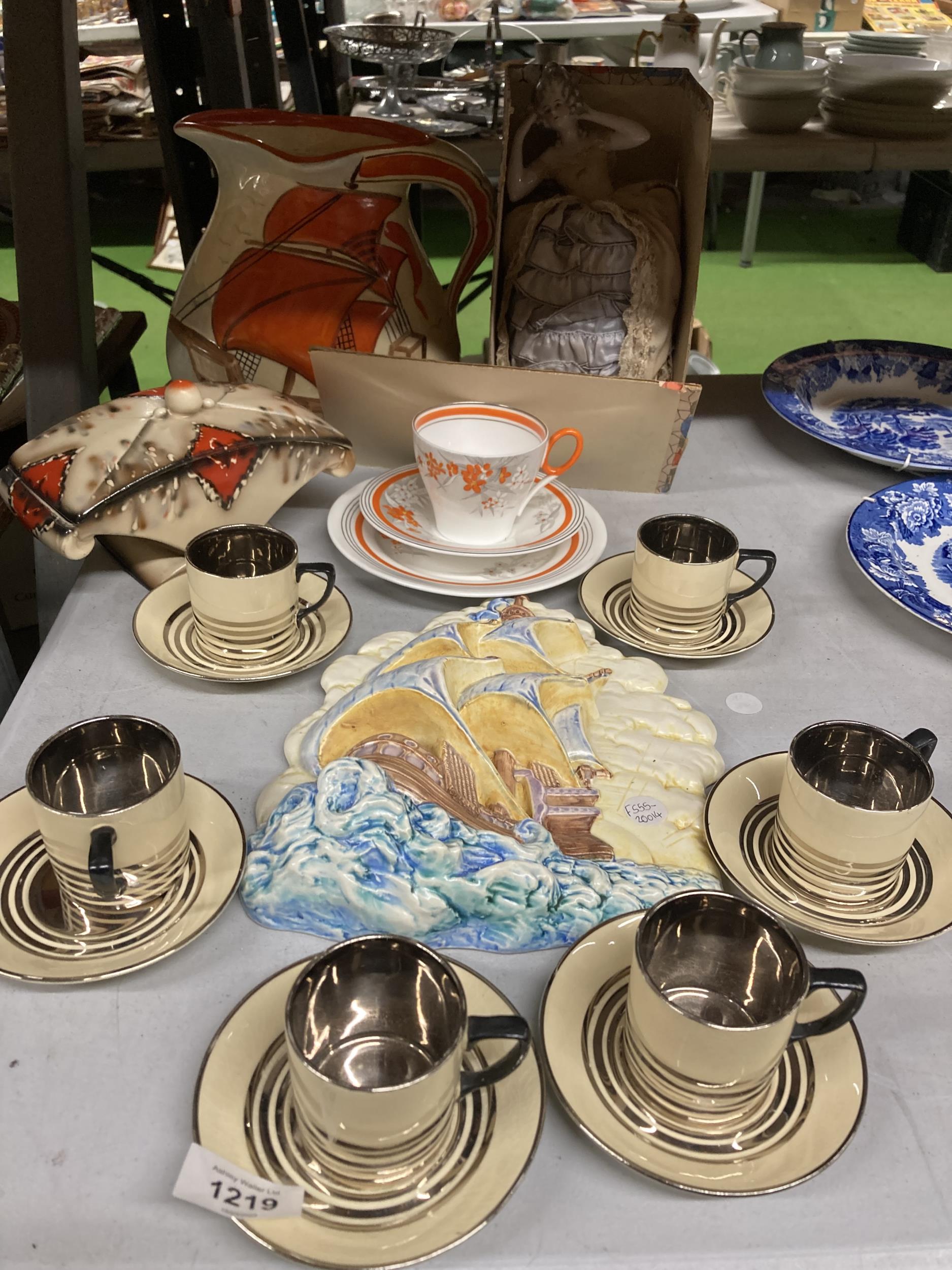 A COLLECTION OF CERAMICS TO INCLUDE SUNBUFF CUP AND SAUCERS, A SHELLEY TRIO, A LARGE WADEHEATH